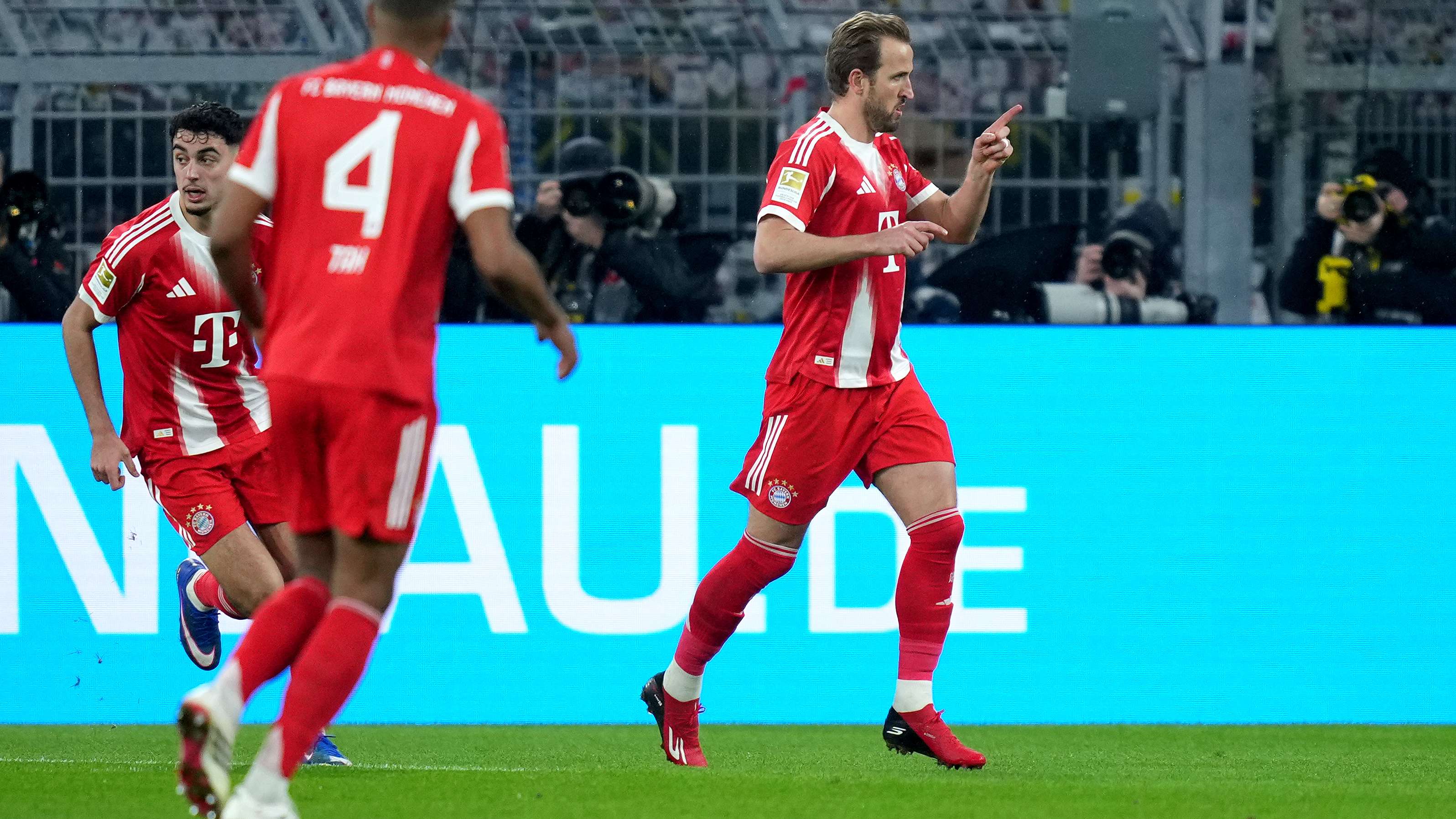 Borussia Dortmund v FC Bayern München - Bundesliga