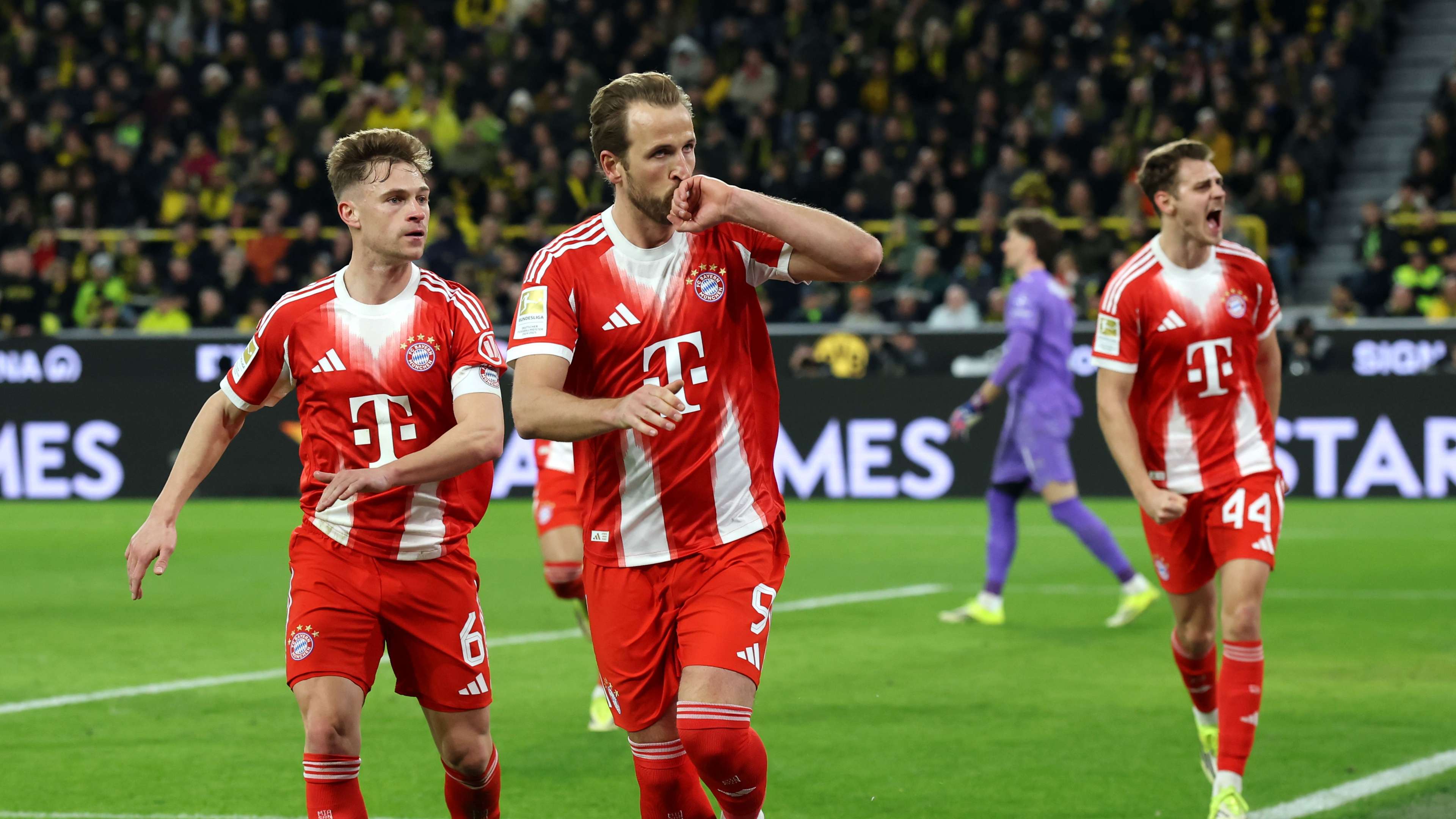 Borussia Dortmund v FC Bayern München - Bundesliga