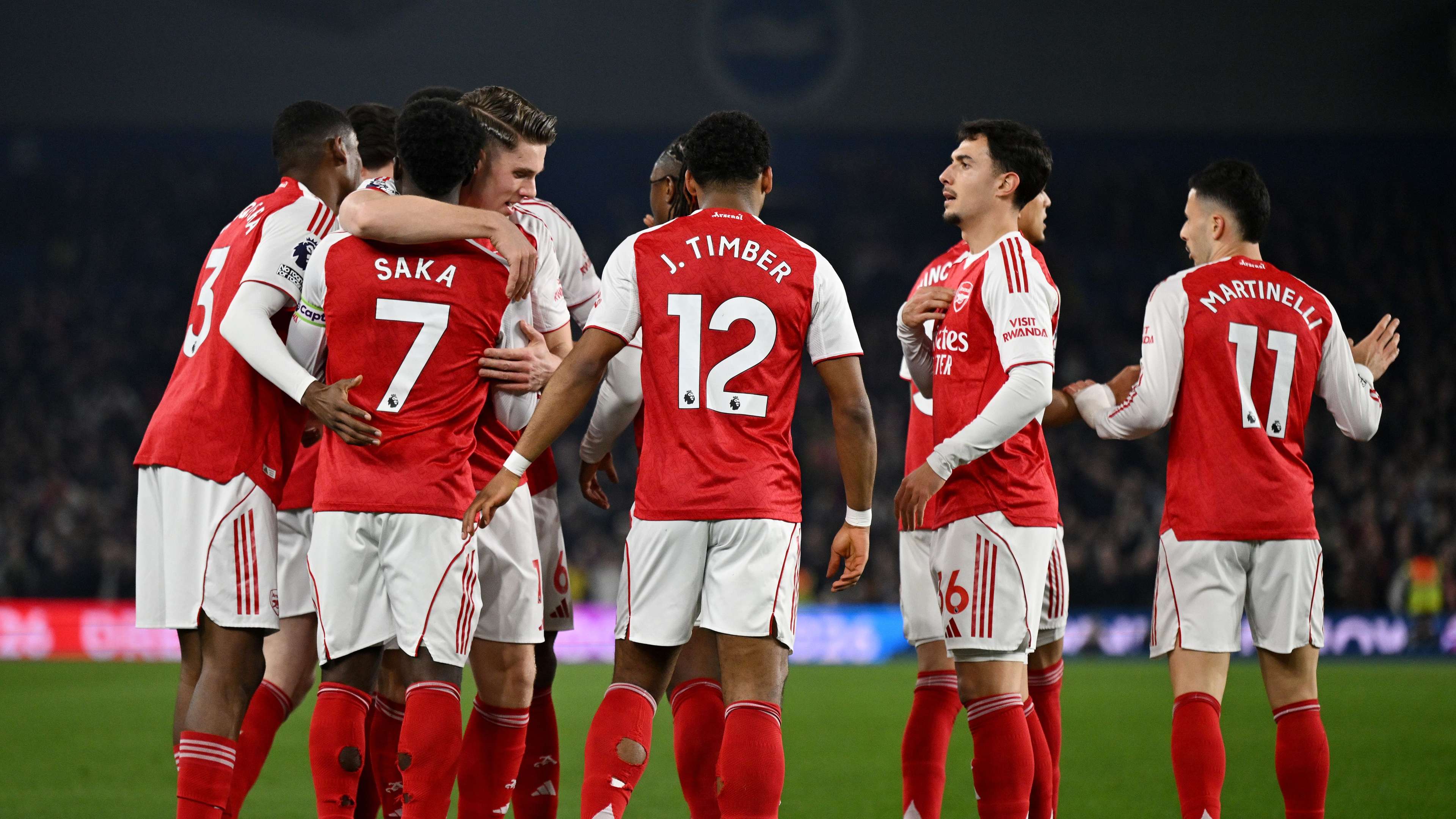 Brighton & Hove Albion v Arsenal - Premier League