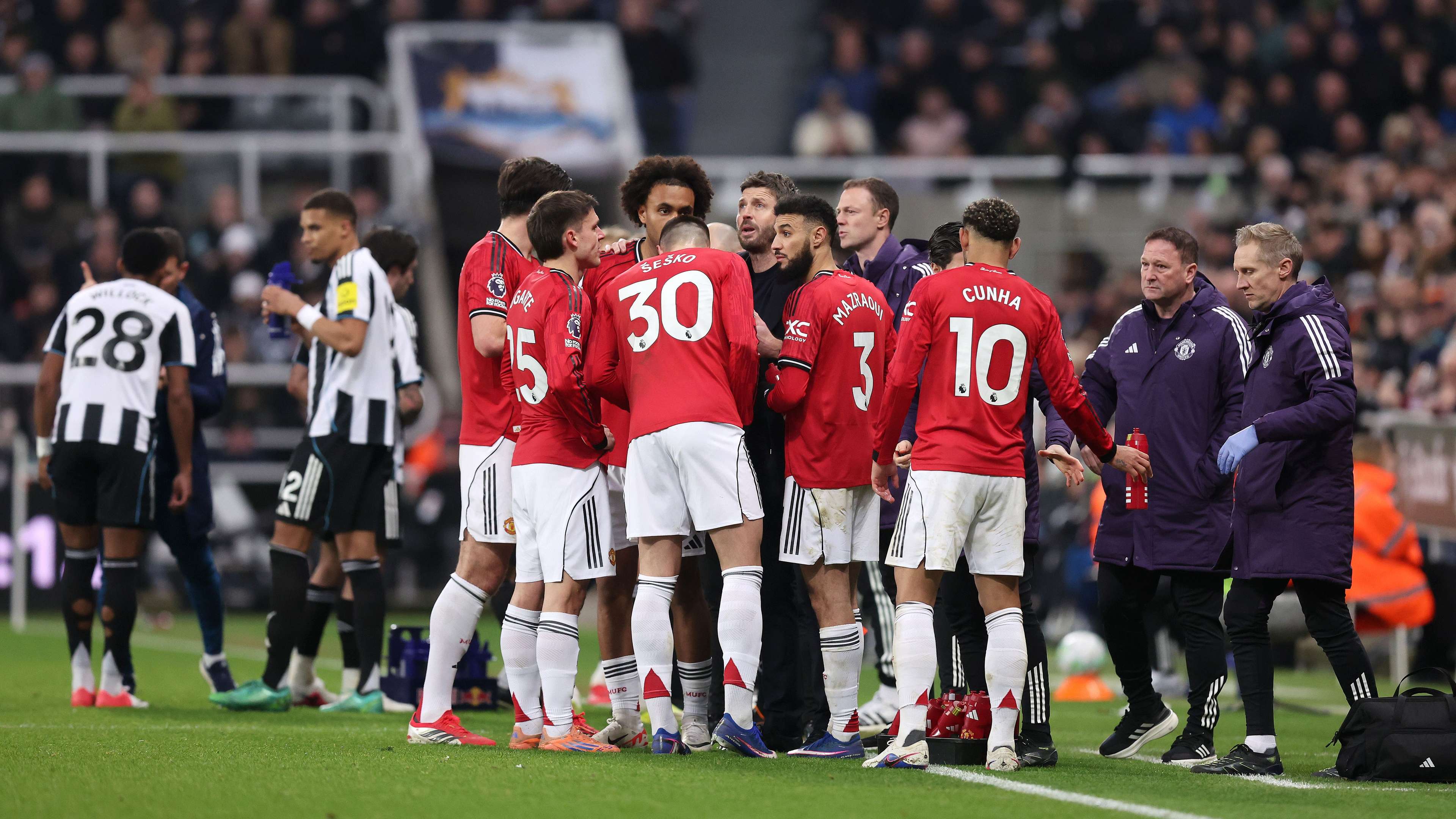 Newcastle United v Manchester United - Premier League