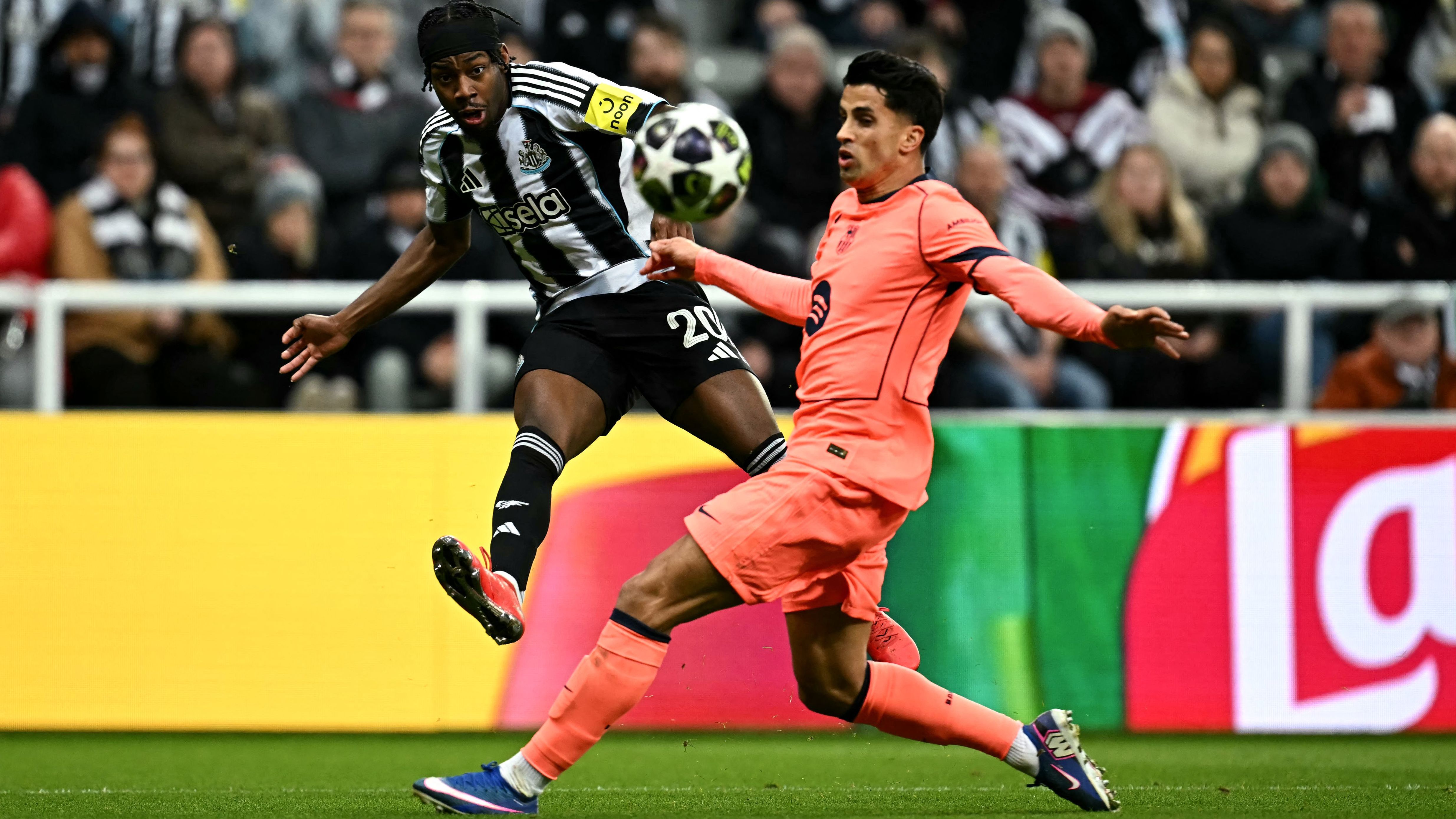 FBL-EUR-C1-NEWCASTLE-BARCELONA