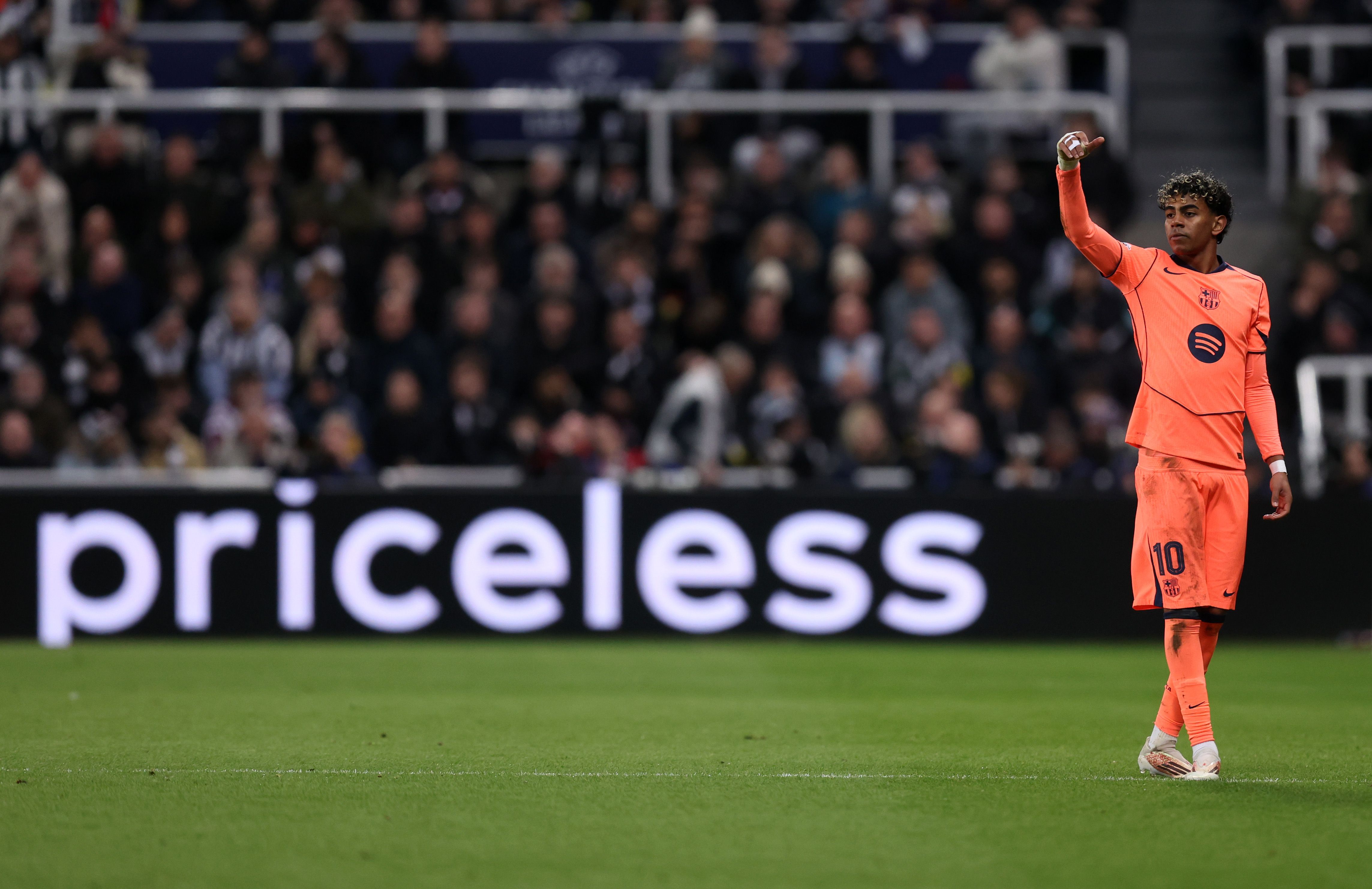 Newcastle United FC v FC Barcelona - UEFA Champions League 2025/26 Round of 16 First Leg