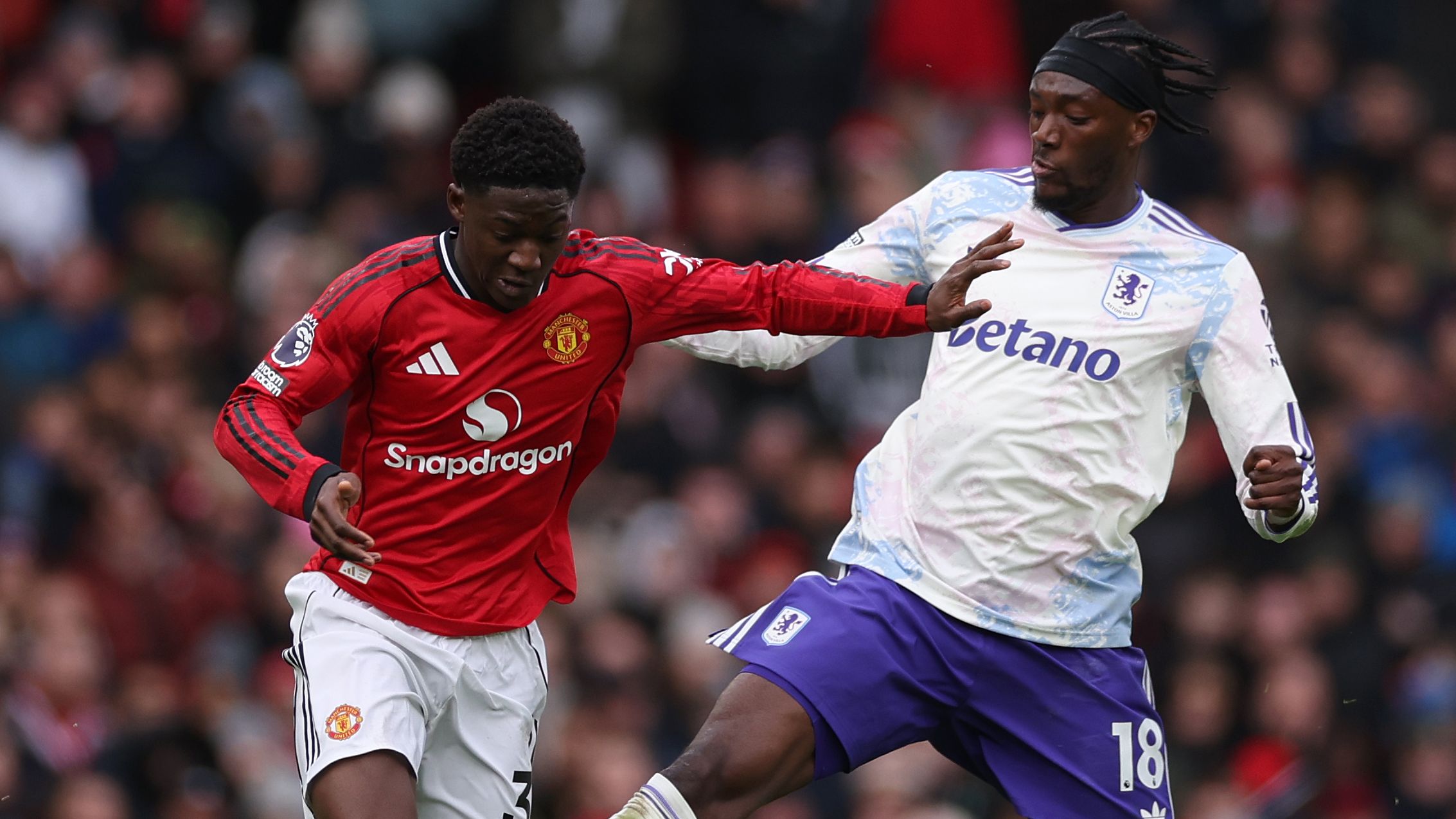 Manchester United v Aston Villa - Premier League
