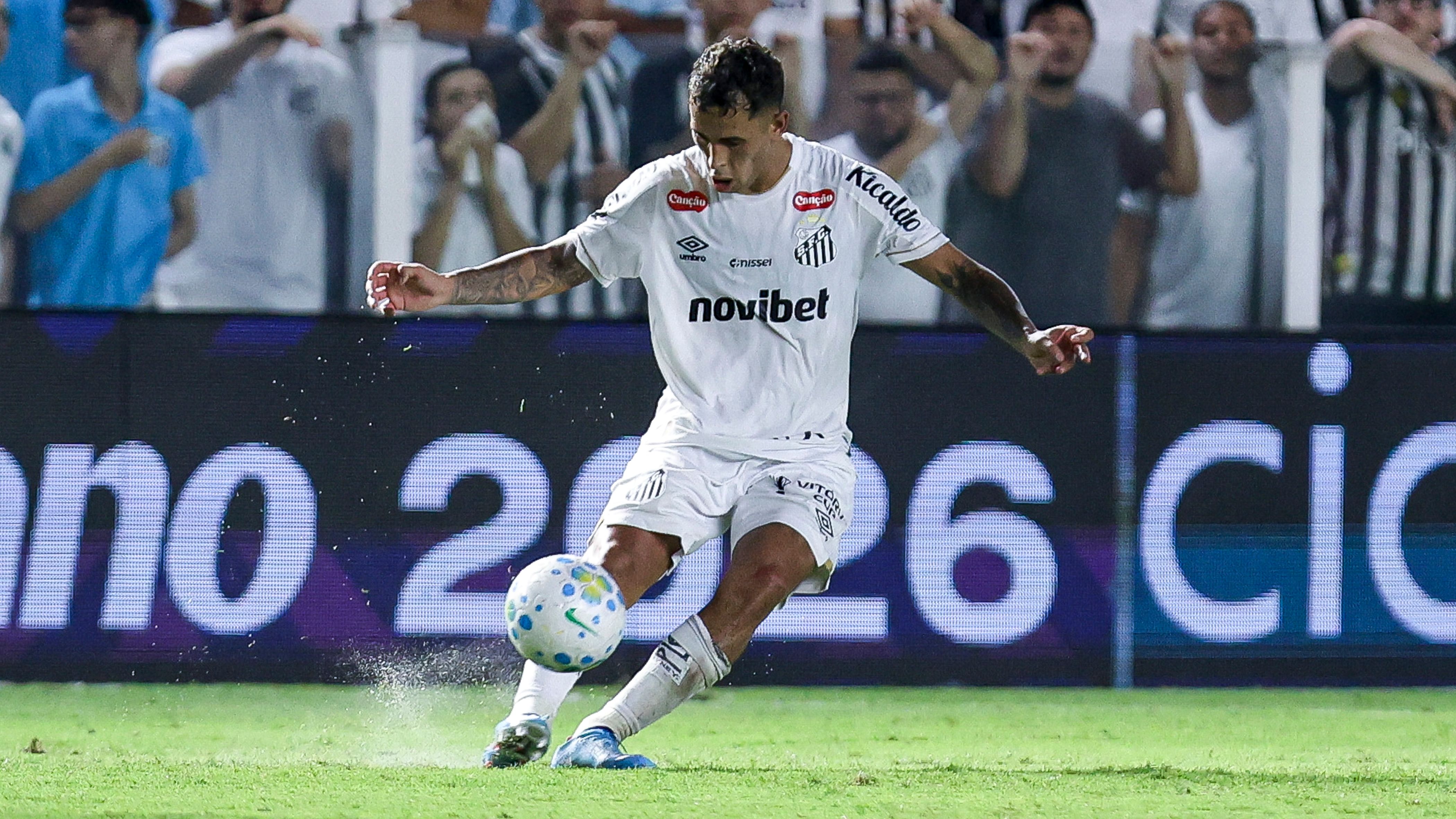 Santos v Internacional - Brasileirao 2026
