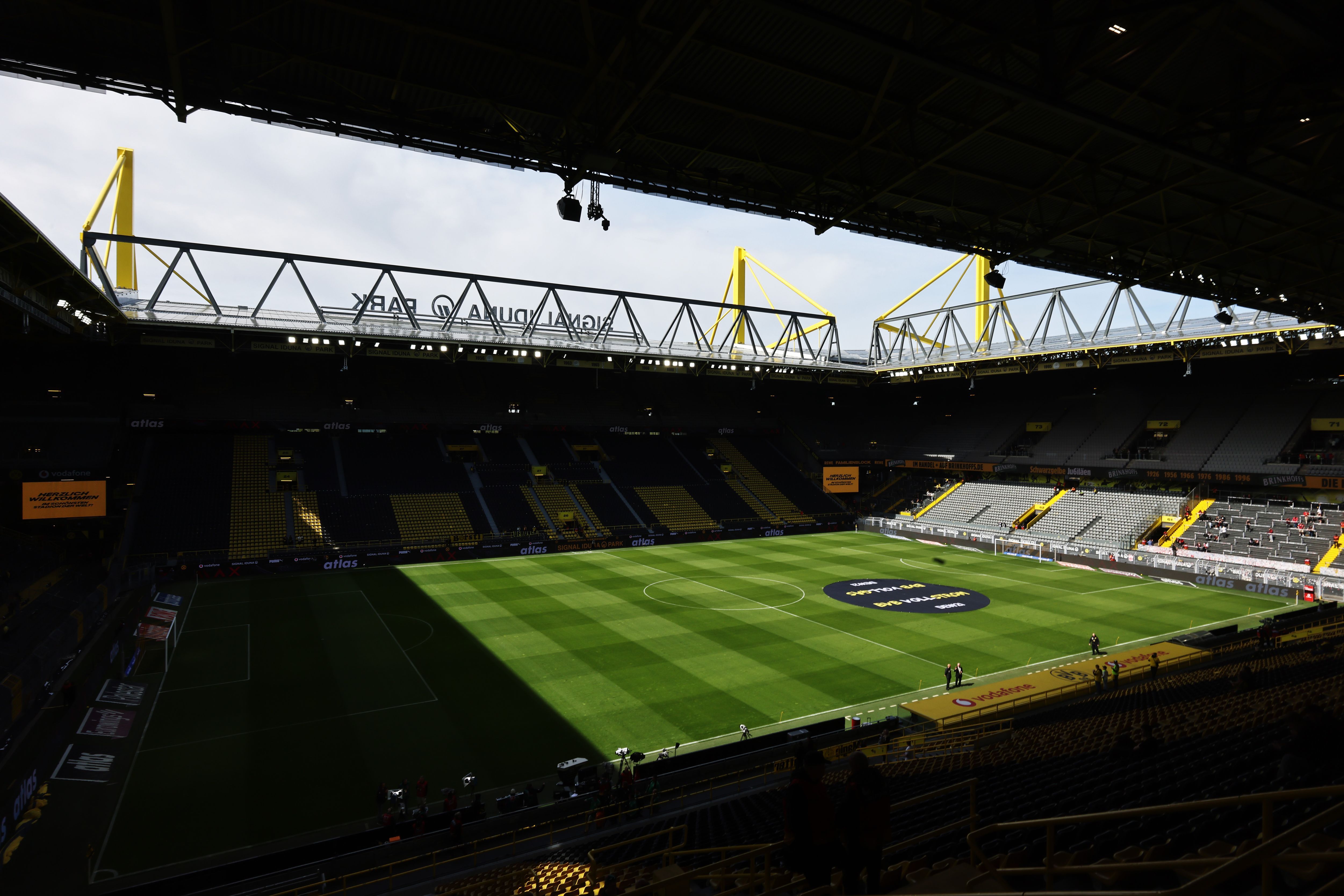 Borussia Dortmund v Bayer 04 Leverkusen - Bundesliga