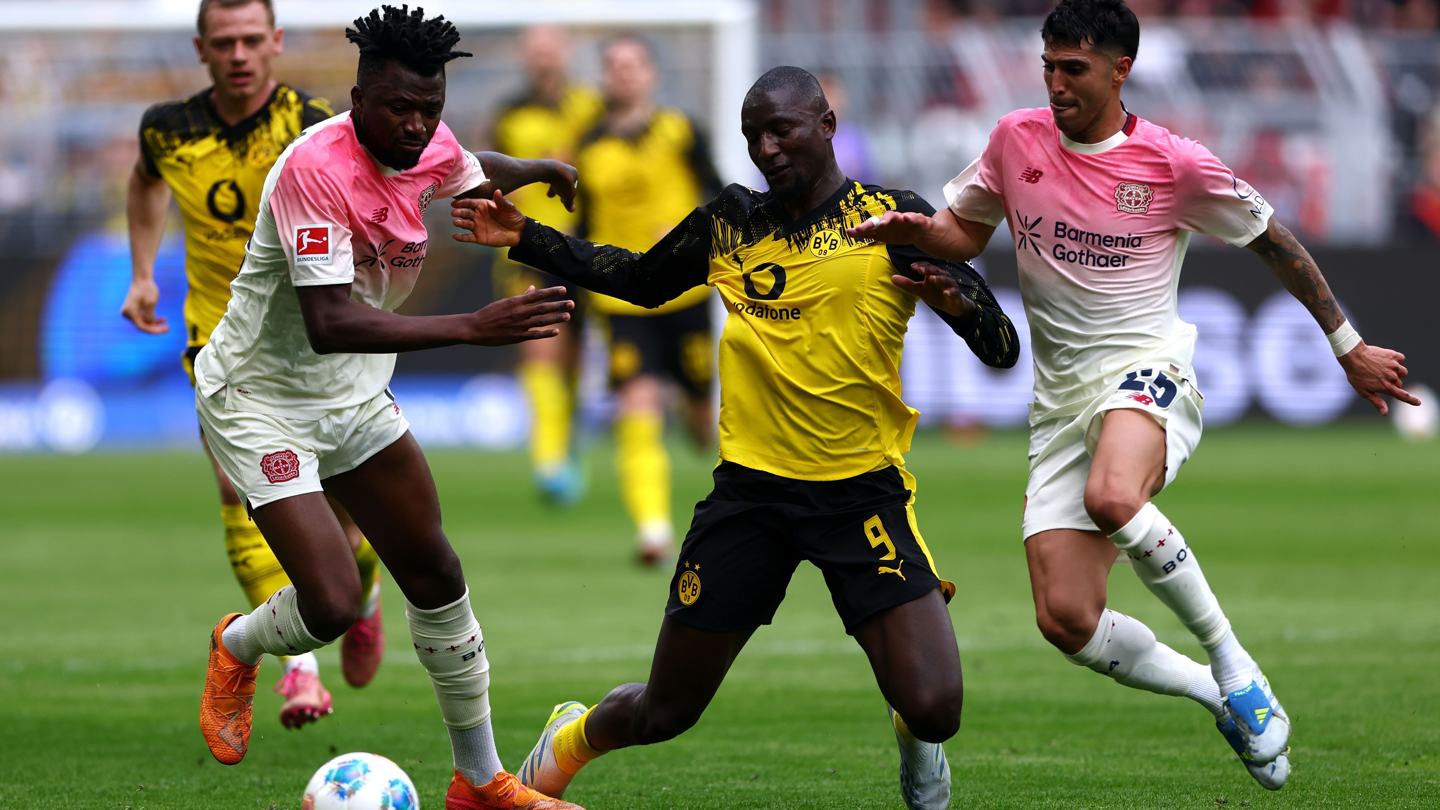 Borussia Dortmund v Bayer 04 Leverkusen - Bundesliga