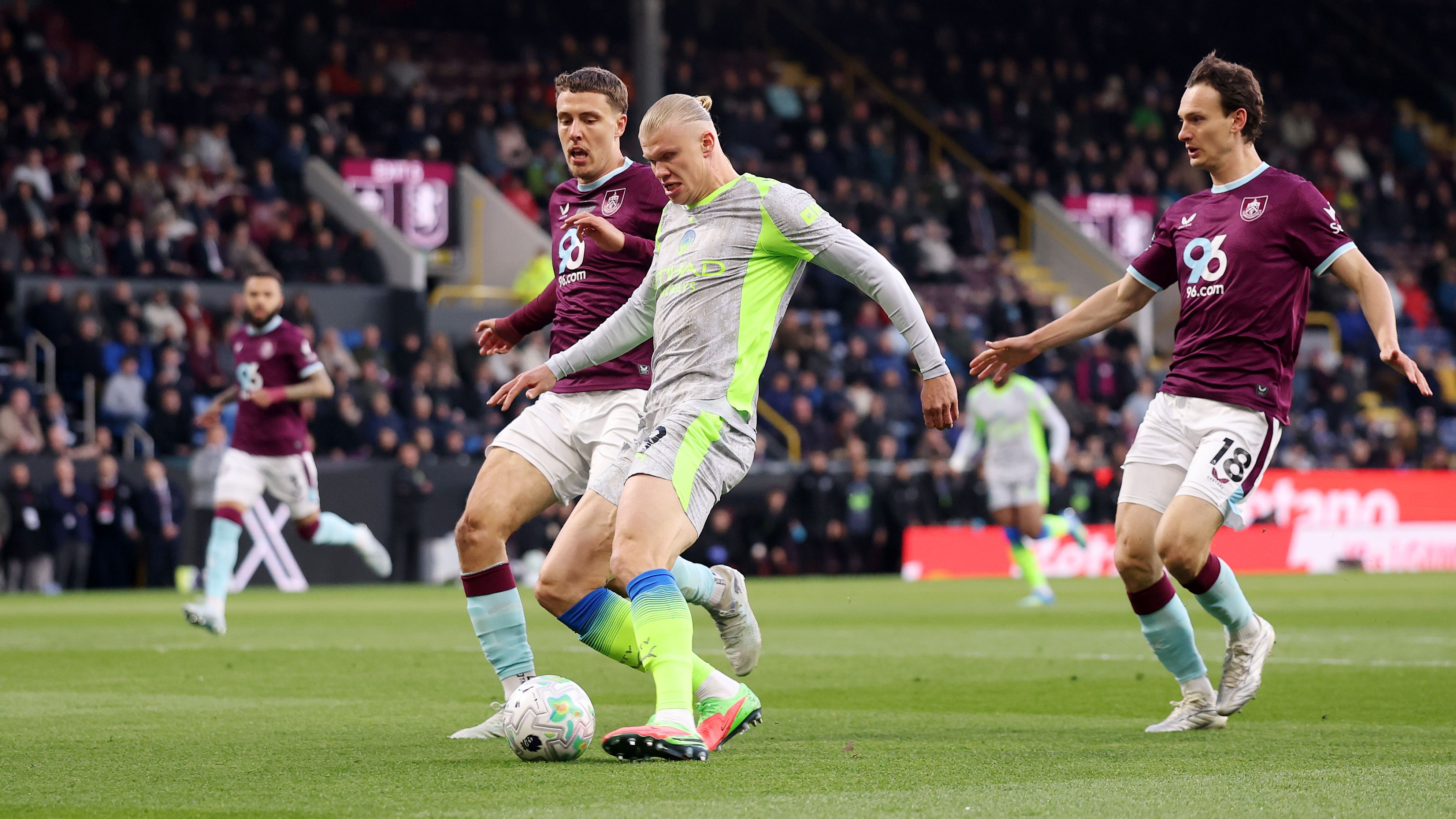 Burnley v Manchester City - Premier League