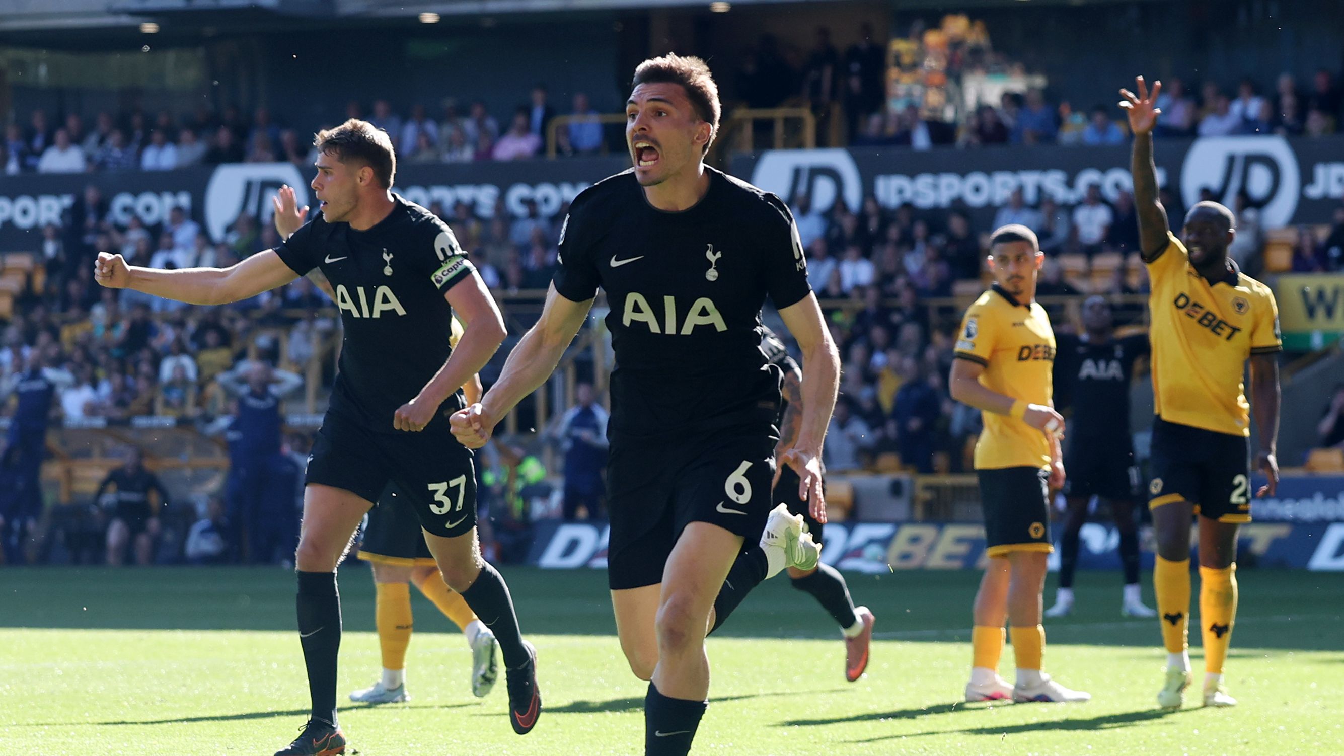 Wolverhampton Wanderers v Tottenham Hotspur - Premier League