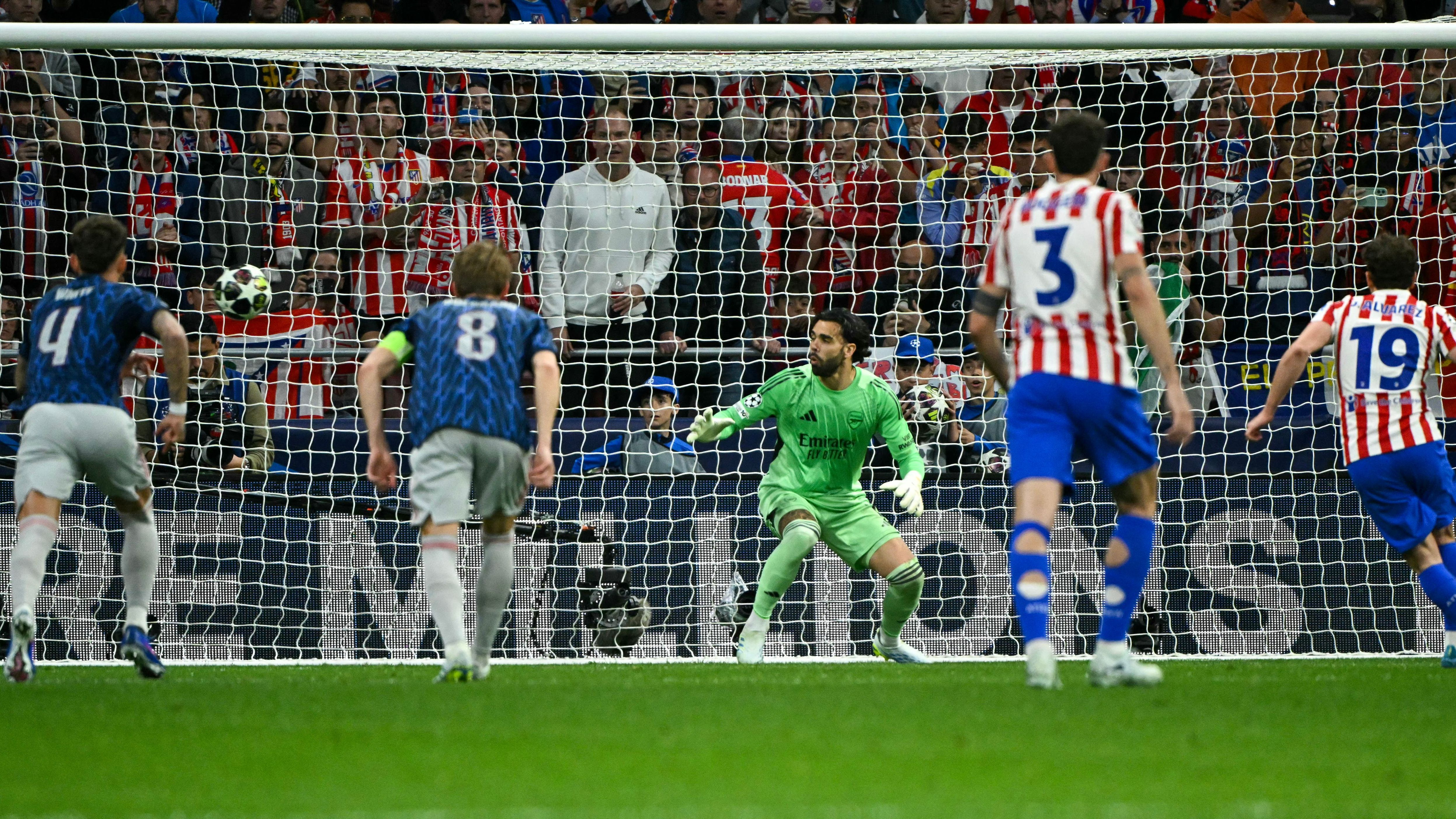 FBL-EUR-C1-ATLETICO MADRID-ARSENAL
