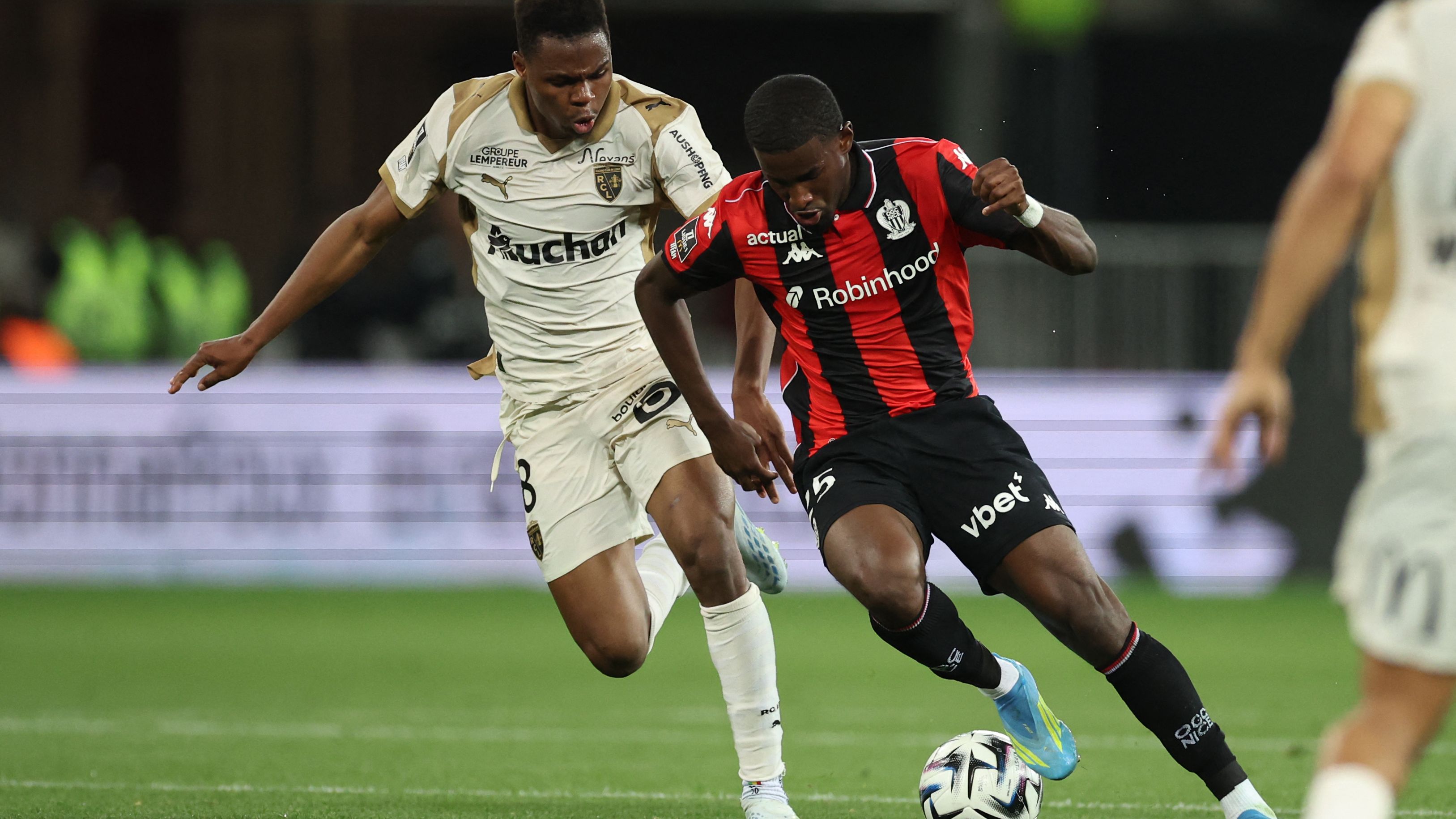 FBL-FRA-LIGUE1-NICE-LENS
