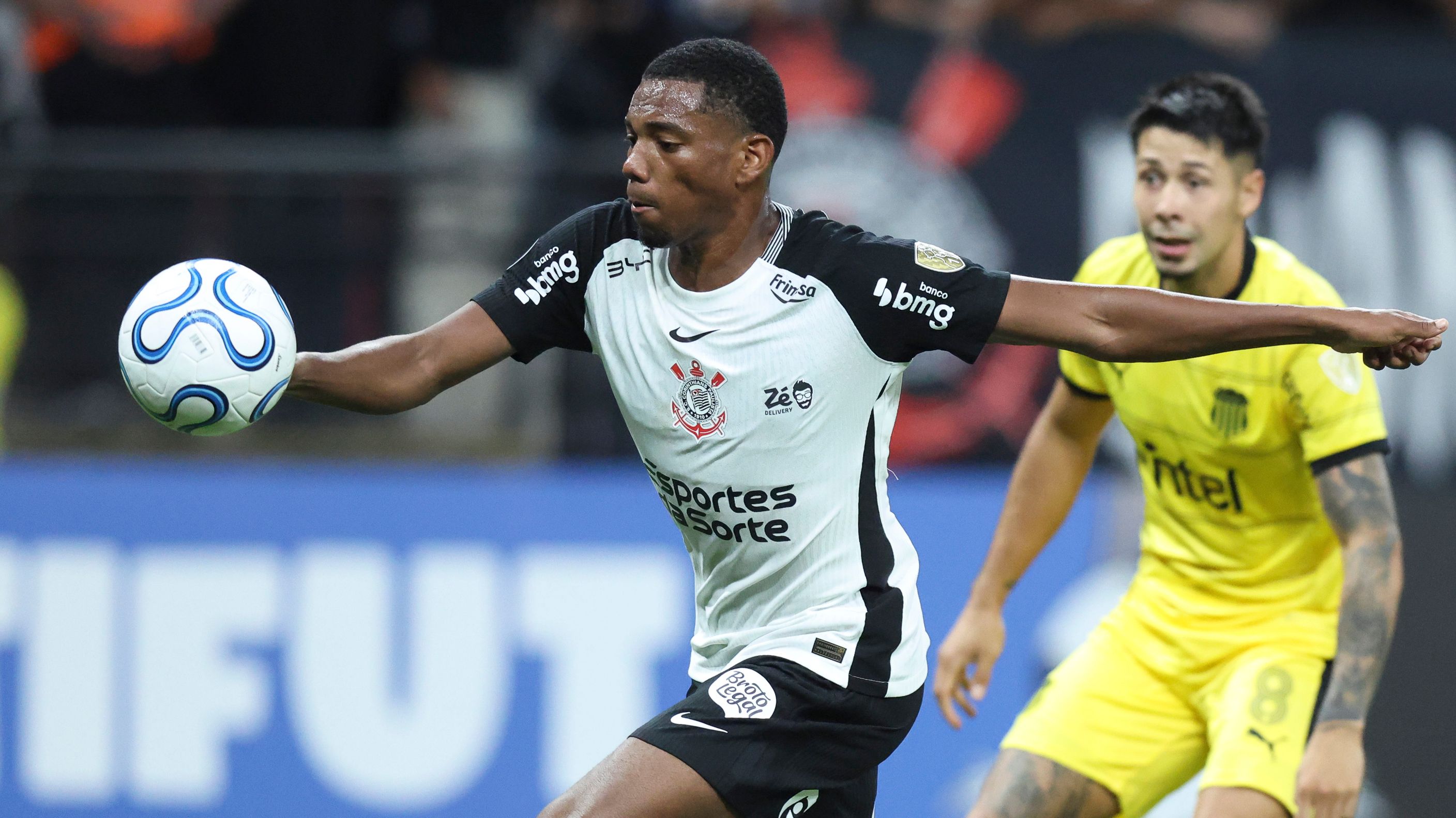 Corinthians v Peñarol - Copa CONMEBOL Libertadores