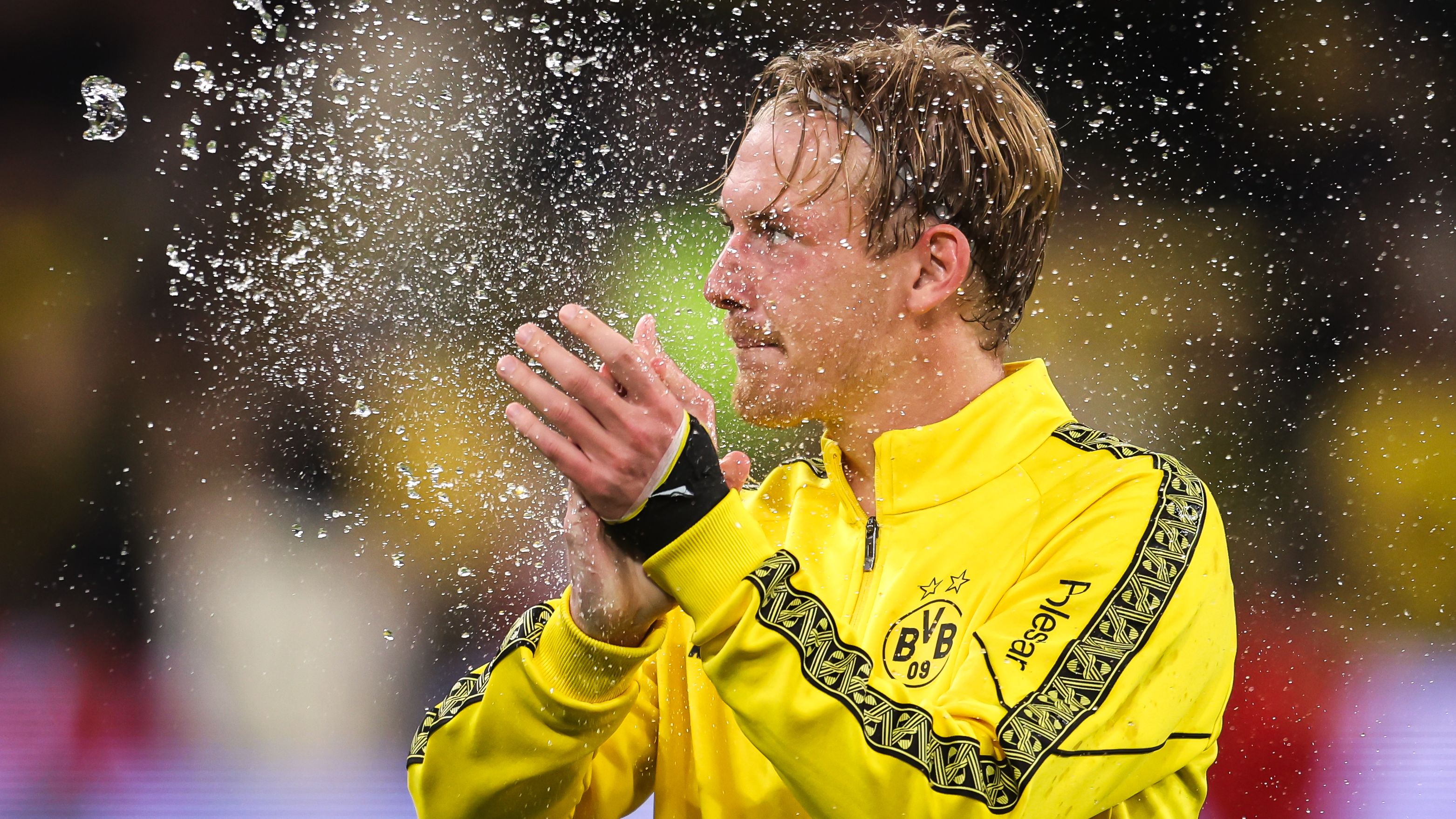 Borussia Dortmund v Eintracht Frankfurt - Bundesliga