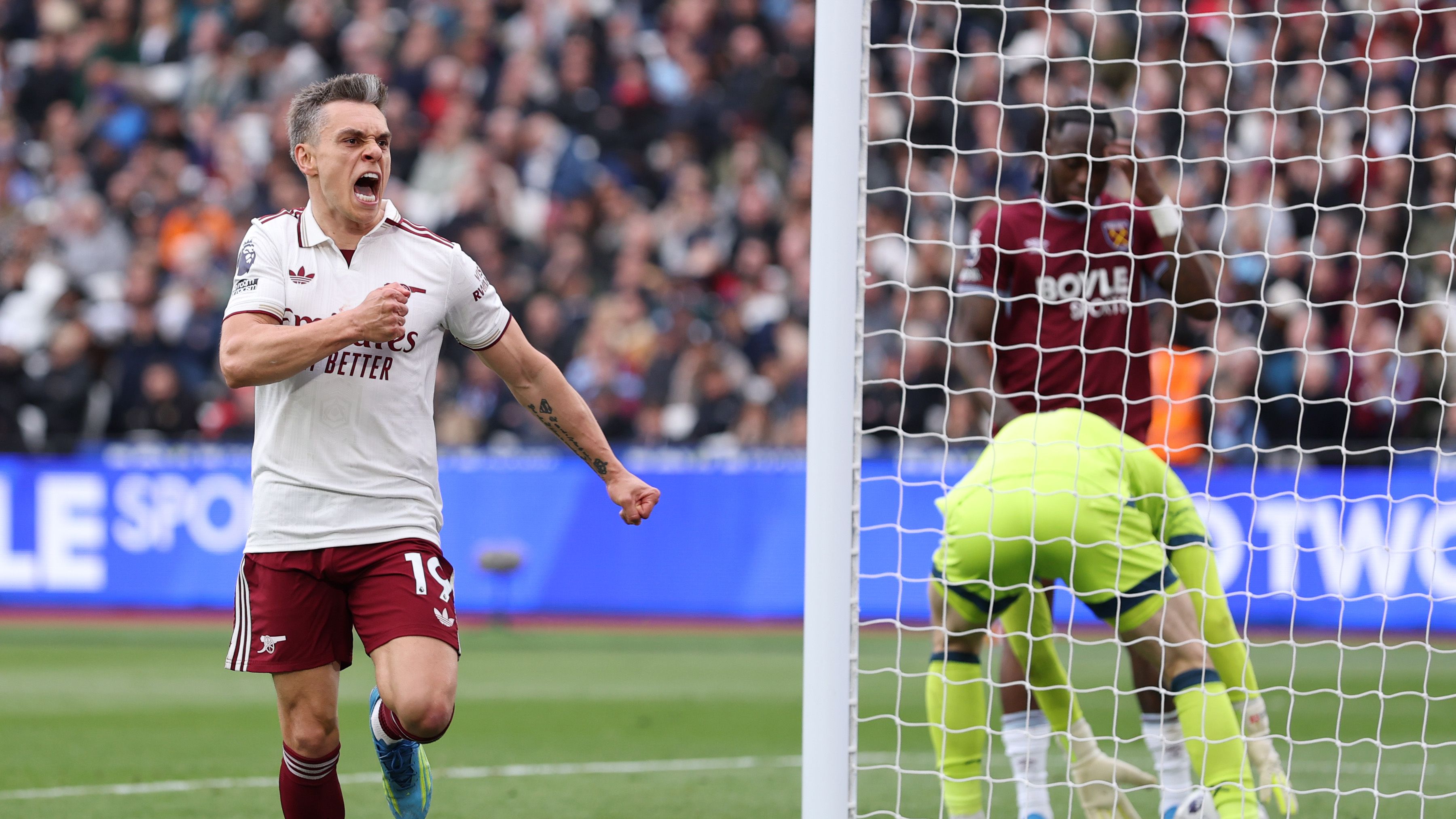 West Ham United v Arsenal - Premier League