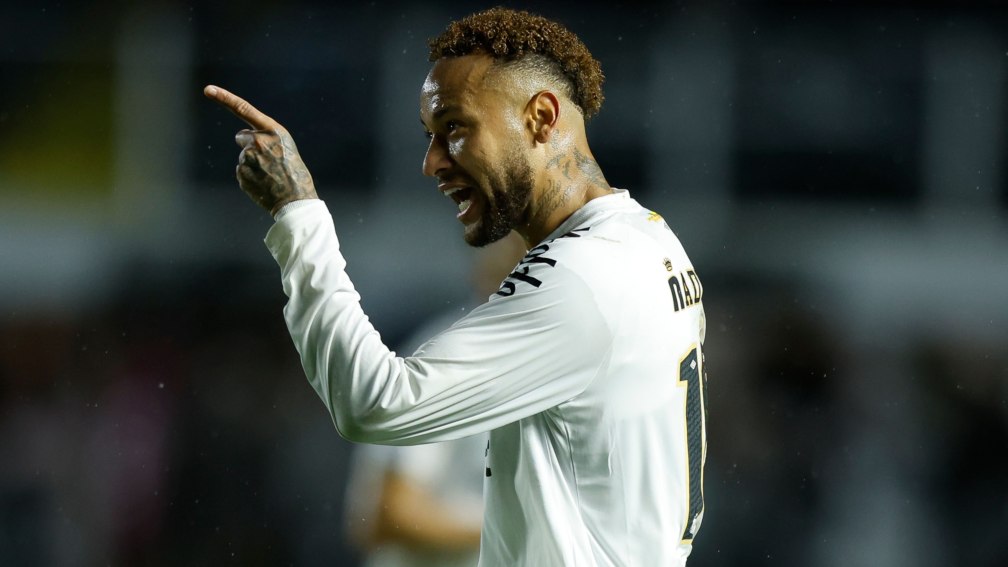 Pelatih Santos menegaskan bahwa Neymar 'berada di jalur yang tepat ...
