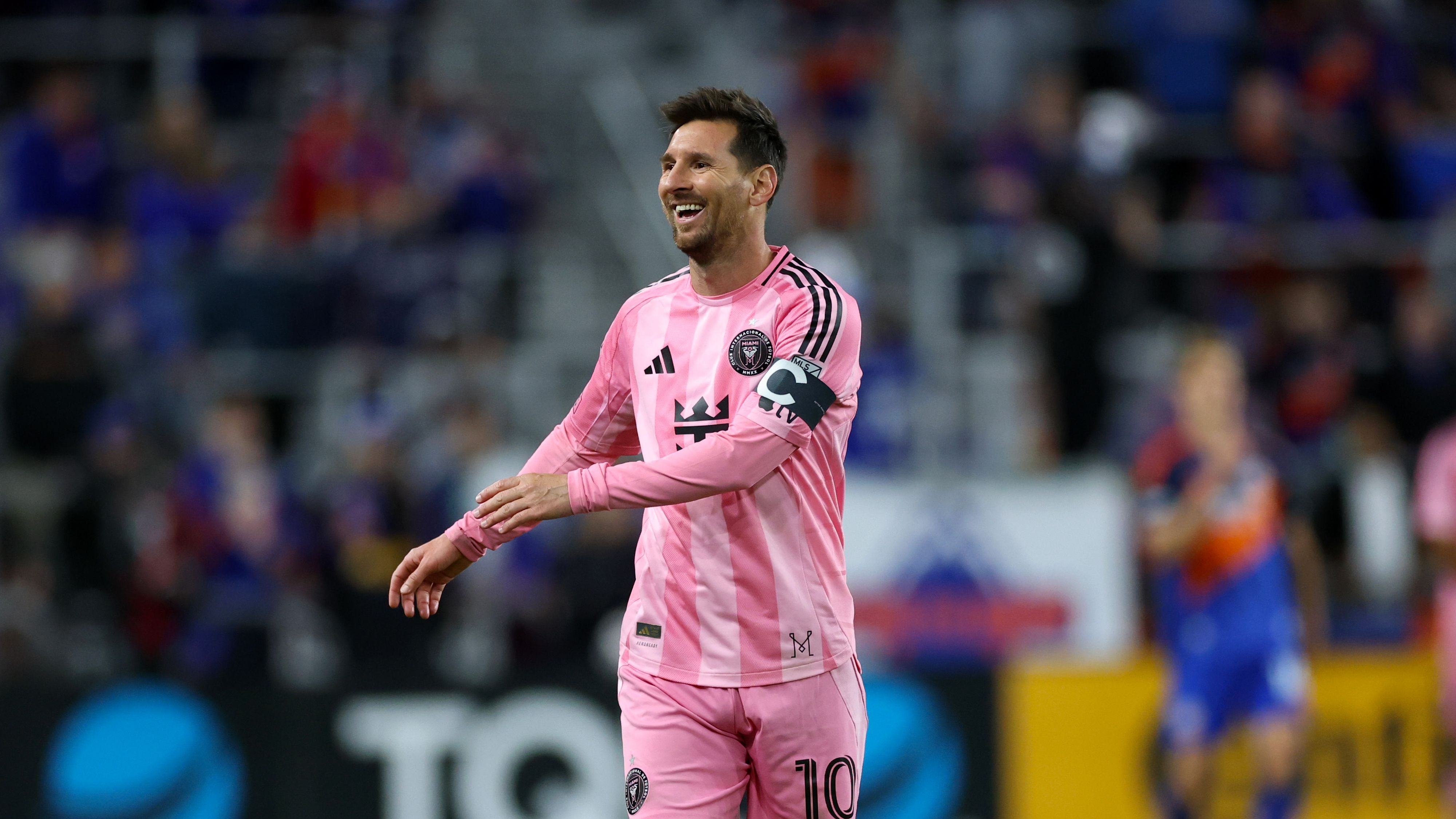 リオネル・メッシが2部練習で2026年W杯へ準備中。ロドリゴ・デ・パウロ