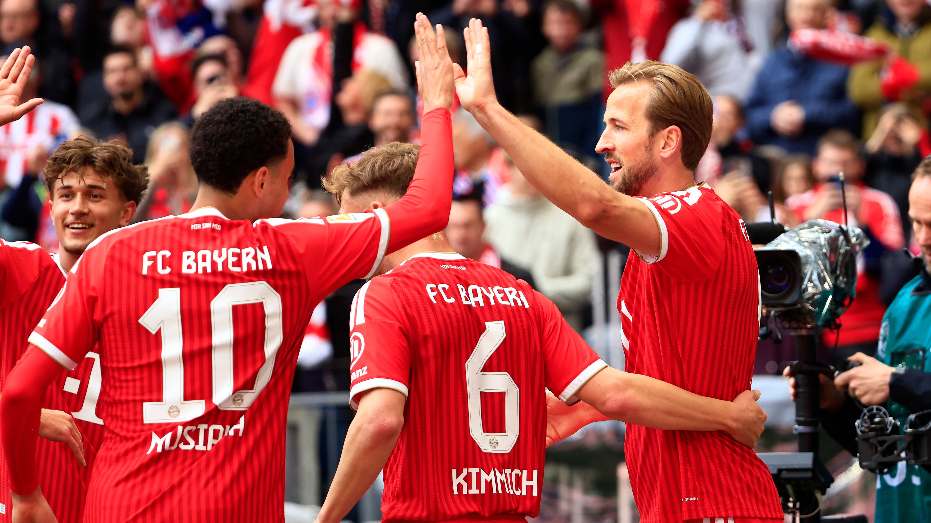 FC Bayern München v 1. FC Köln - Bundesliga