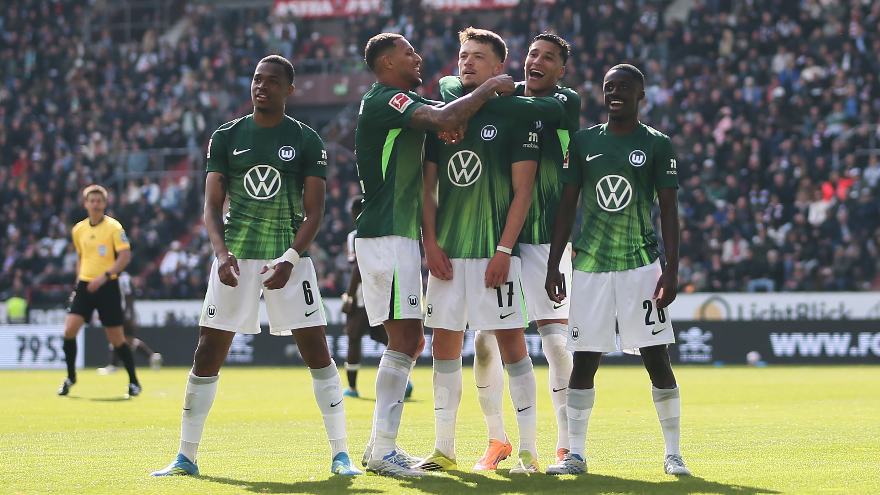 FC St. Pauli v VfL Wolfsburg - Bundesliga