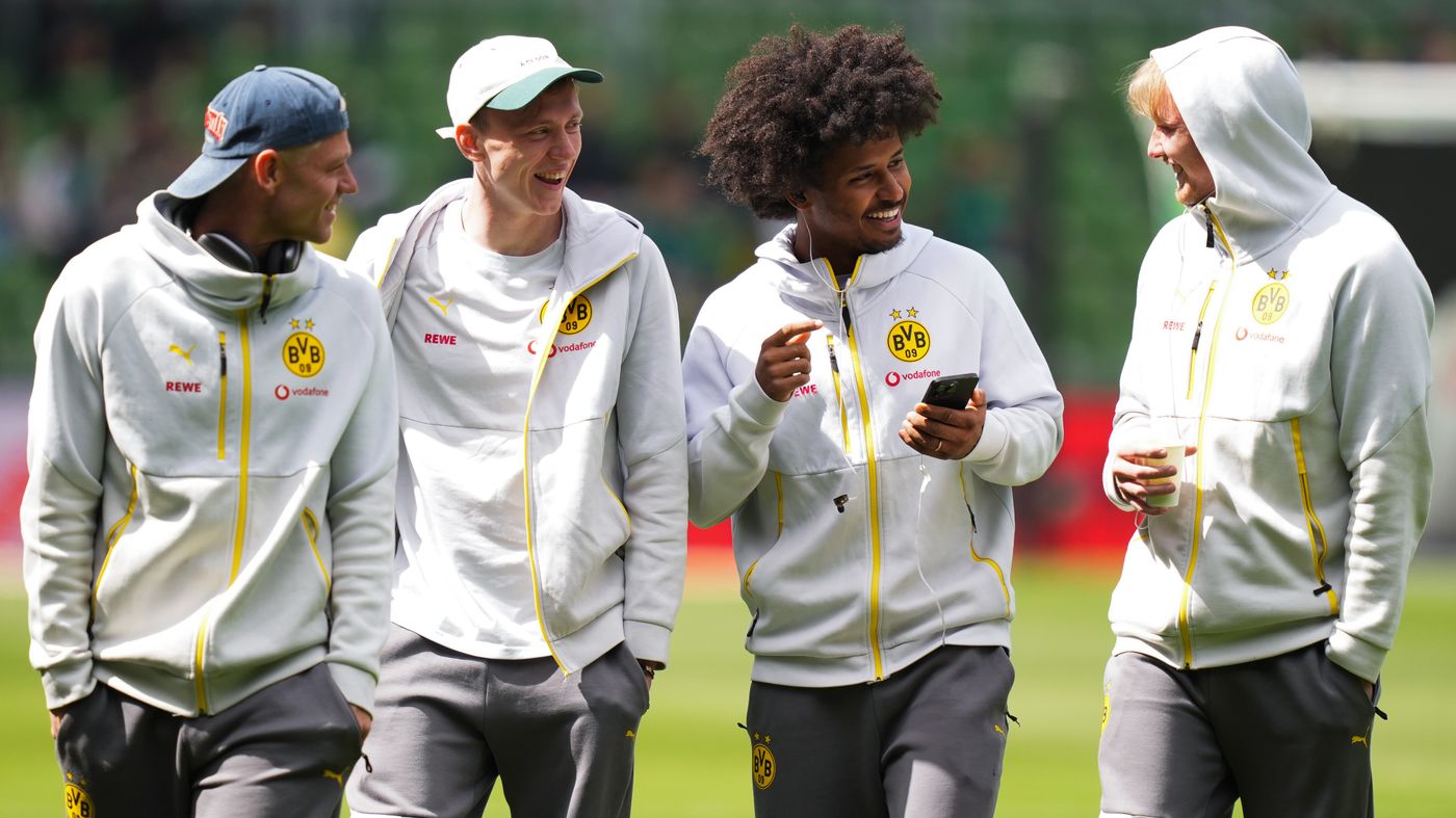 هدف برشلونة القديم.. الأهلي يختار "بديل رياض محرز" من بوروسيا دورتموند
