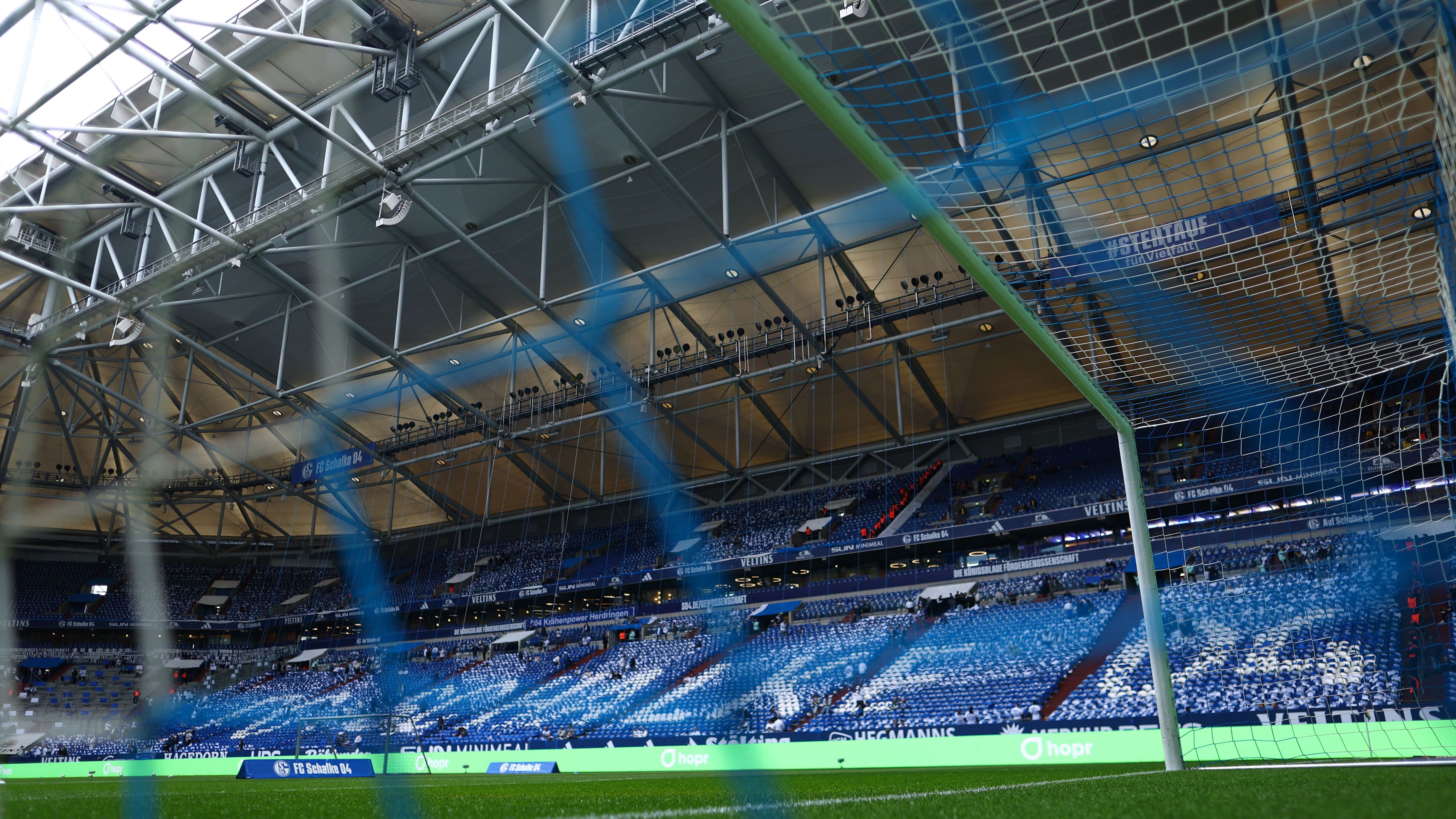 FC Schalke 04 v Eintracht Braunschweig - 2. Bundesliga
