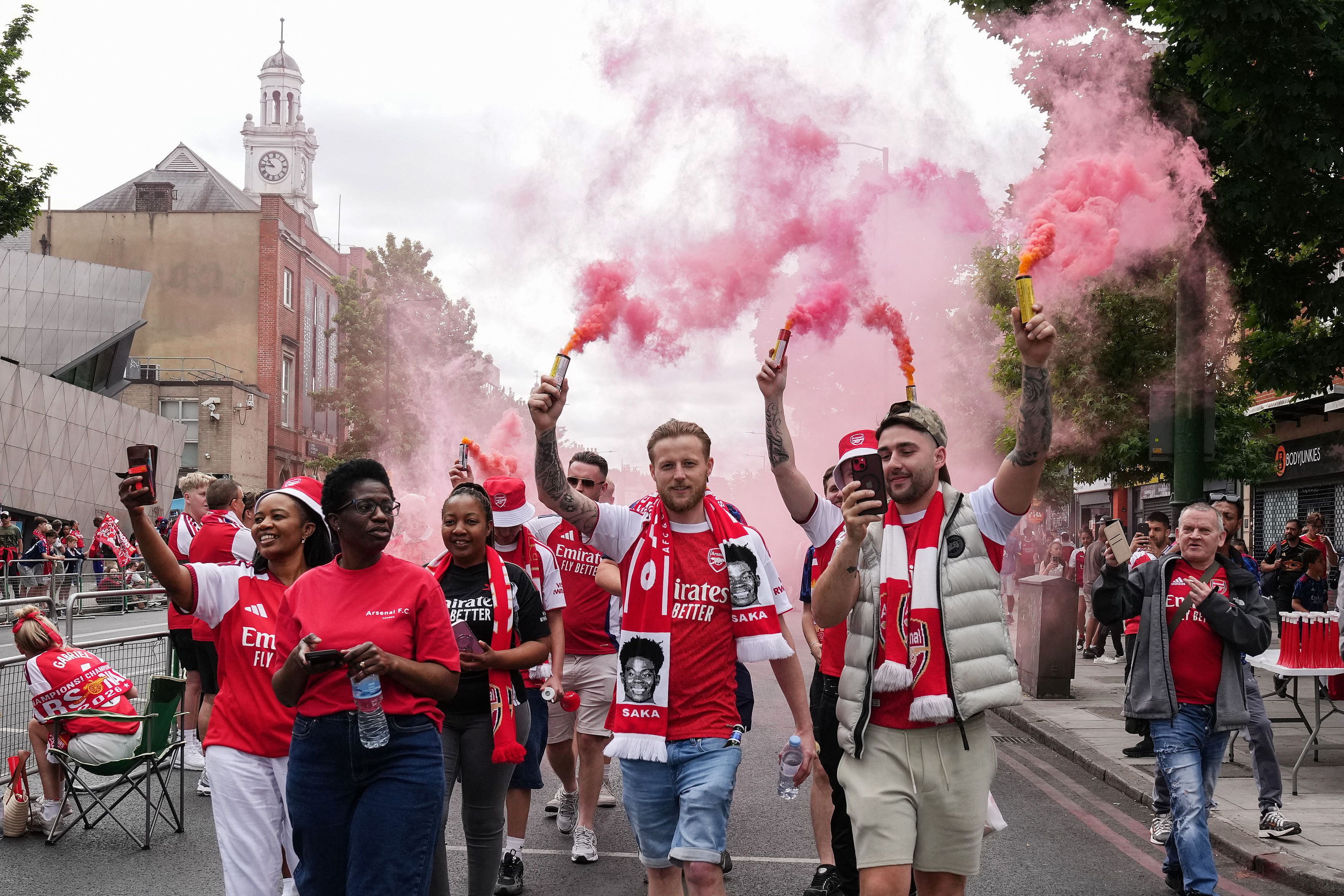 FBL-PR-ENG-ARSENAL-FANS-PARADE