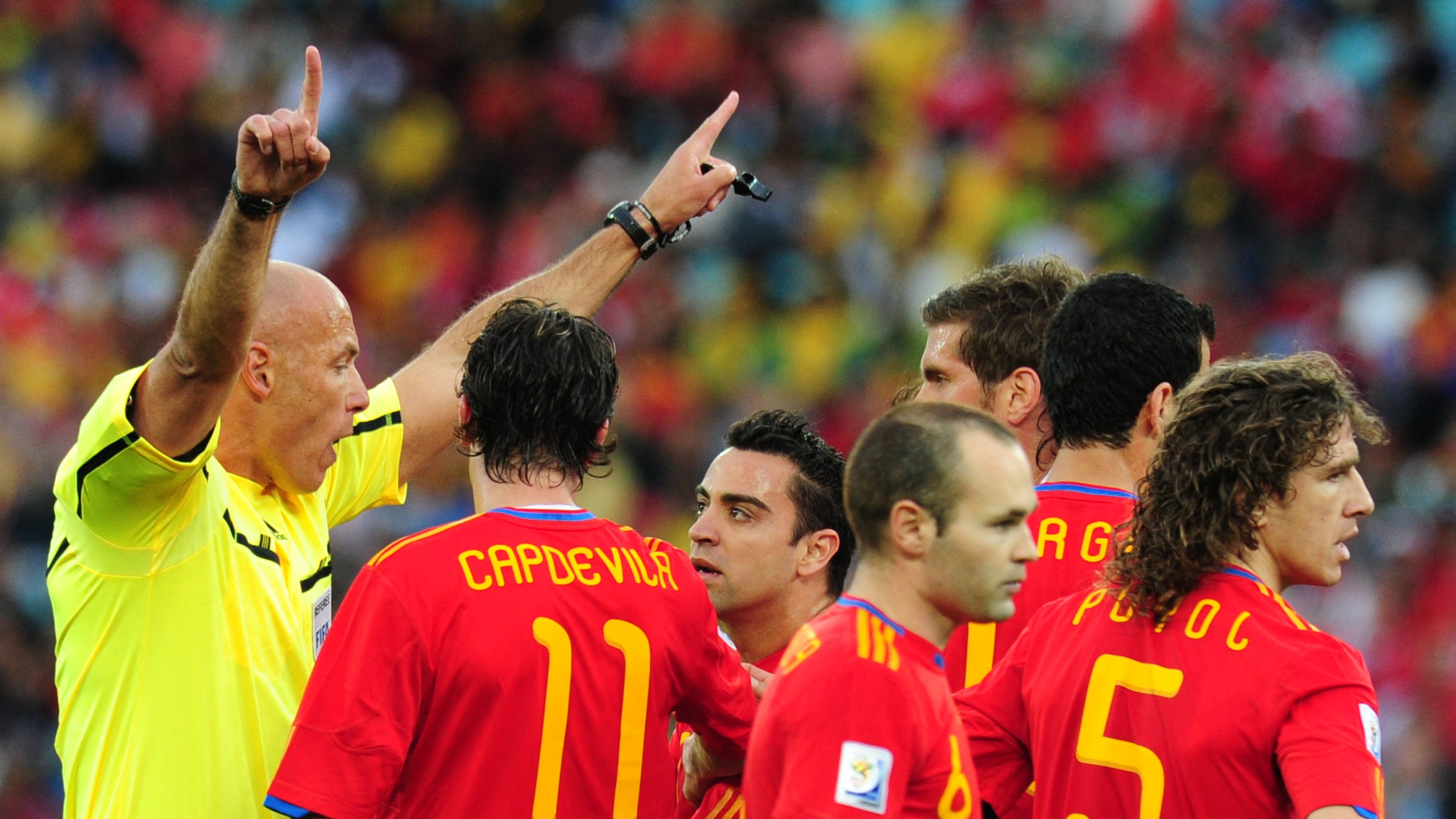 TOPSHOT-FBL-WC2010-MATCH16-ESP-SUI