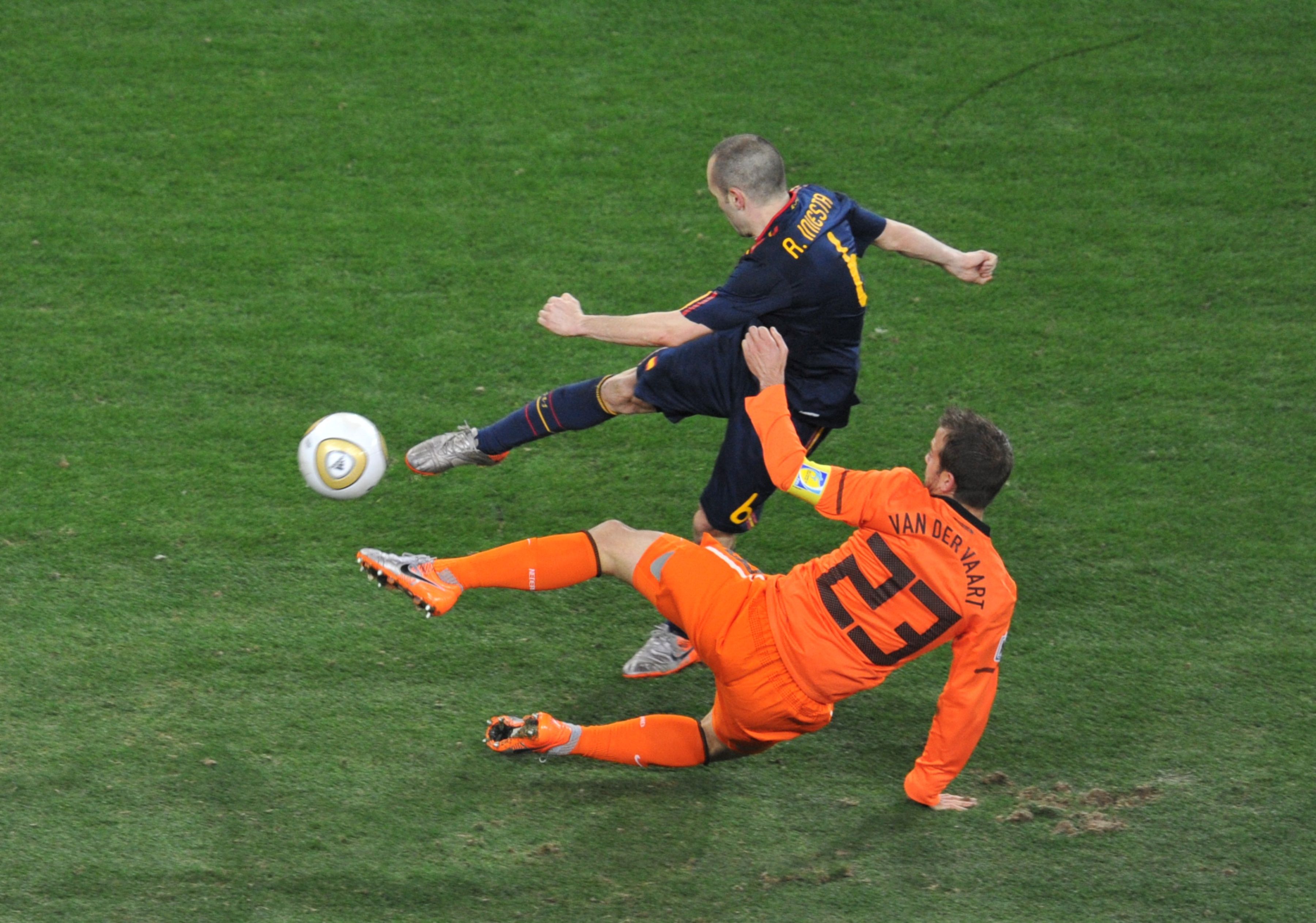 TOPSHOT-FBL-WC2010-MATCH64-NED-ESP