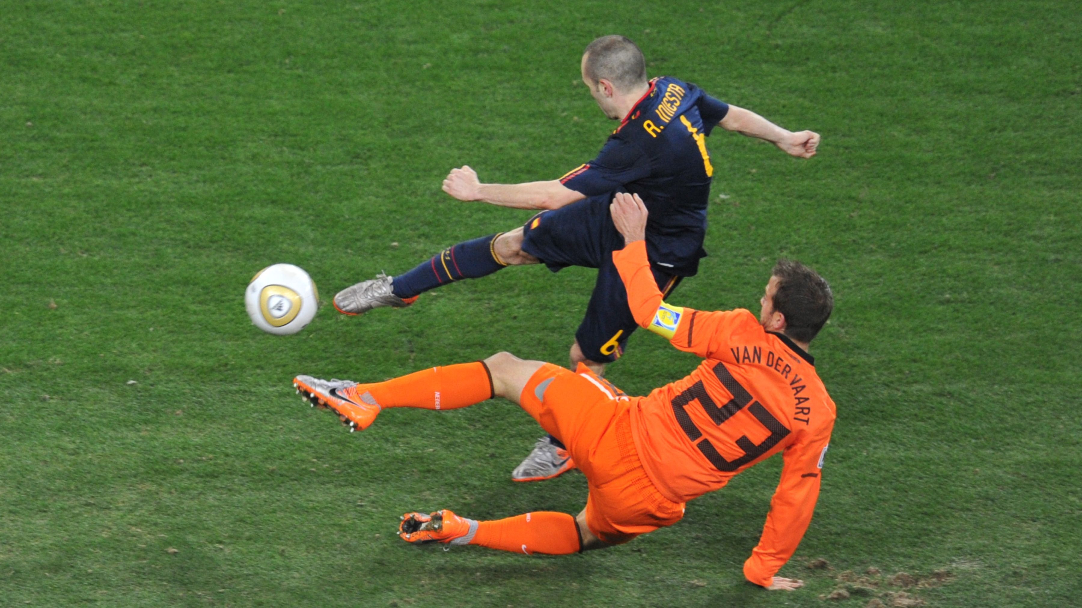 TOPSHOT-FBL-WC2010-MATCH64-NED-ESP
