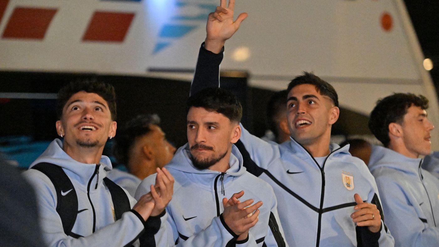 قبل مواجهة السعودية.. منتخب أوروجواي يفشل في الوصول إلى الولايات المتحدة بسبب "تصريح طائرة"!