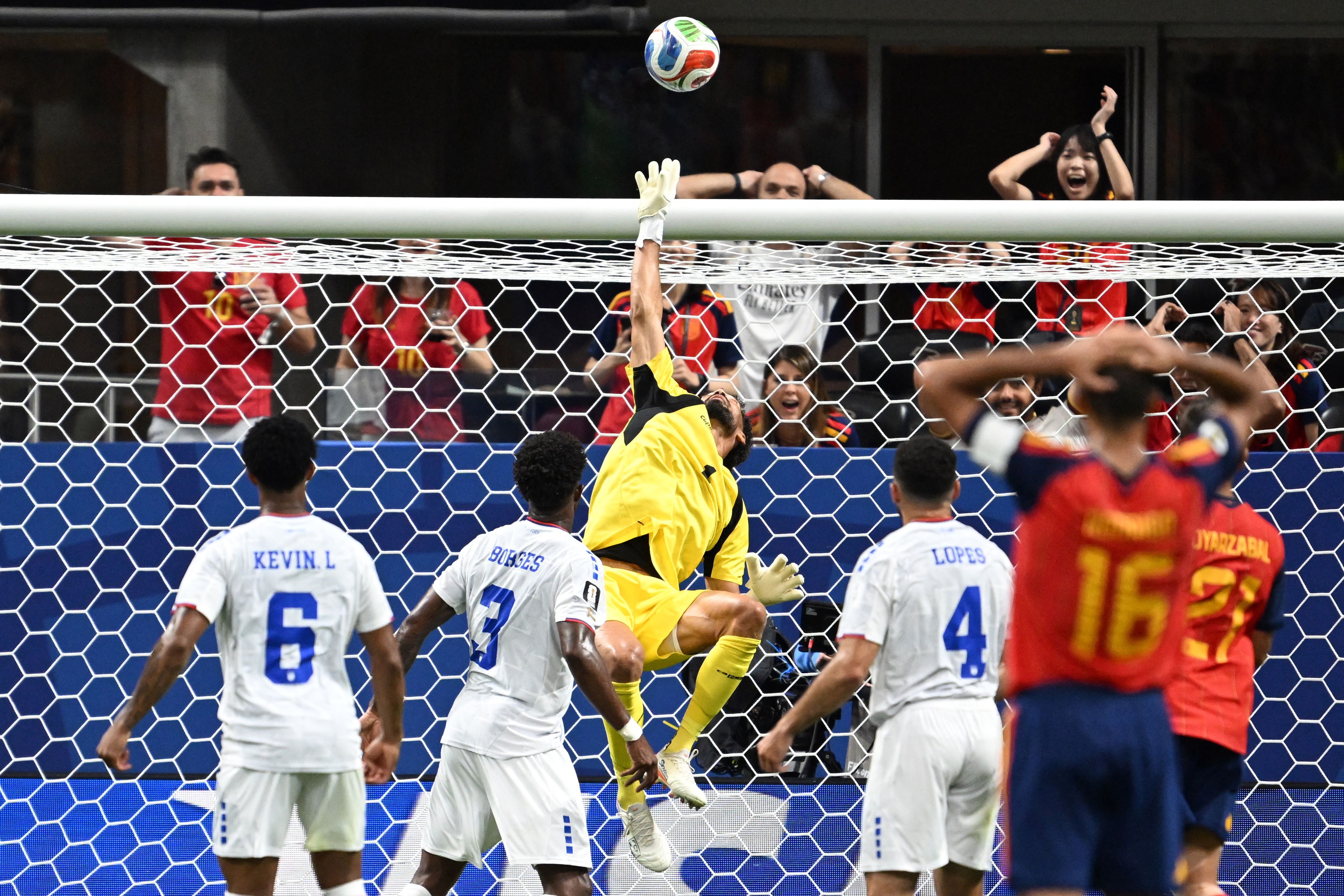 TOPSHOT-FBL-WC-2026-MATCH14-ESP-CPV