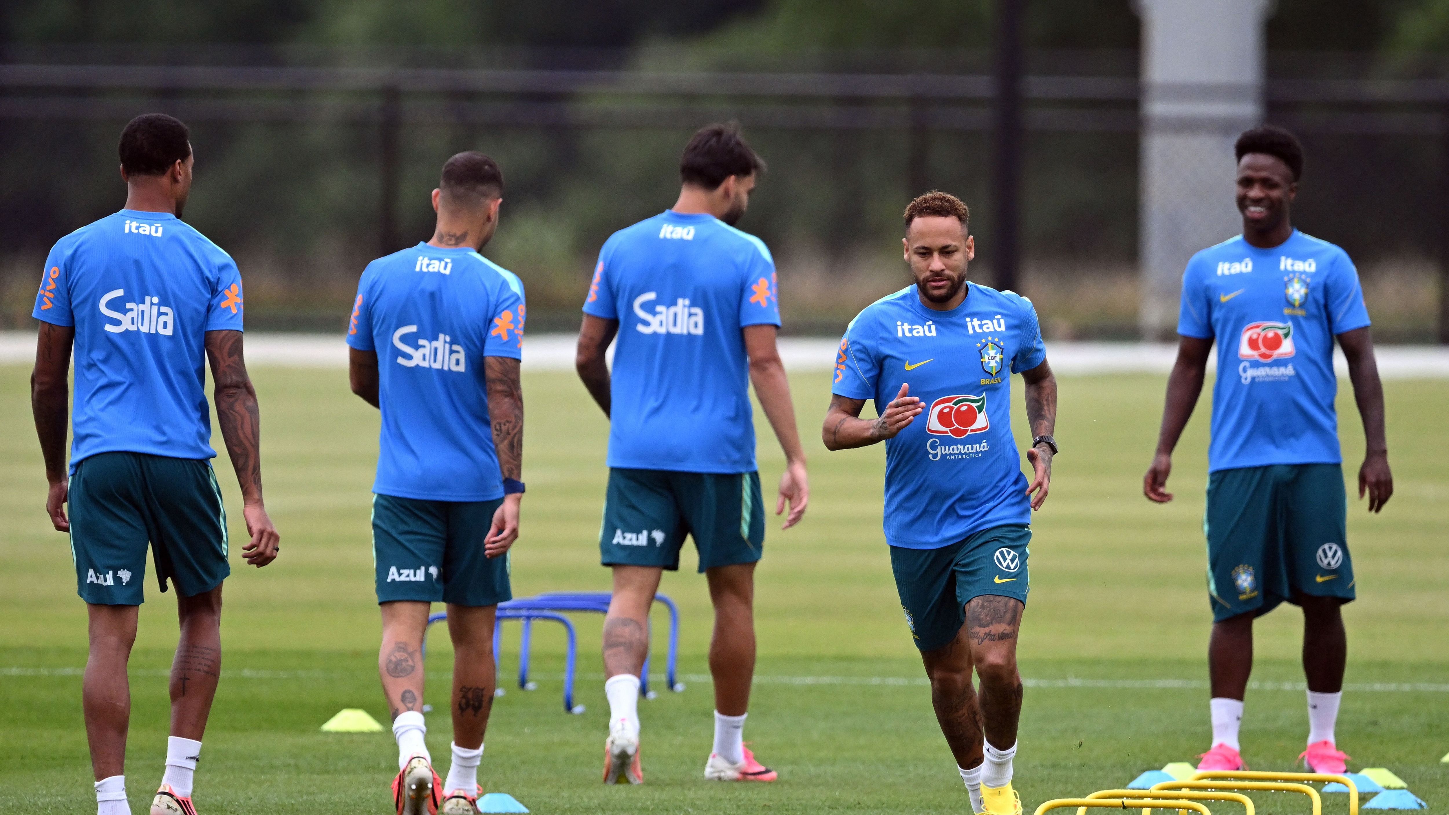 Le retour d’Alisson et les applaudissements pour Neymar... Les coulisses de l’entraînement du Brésil avant le match au sommet