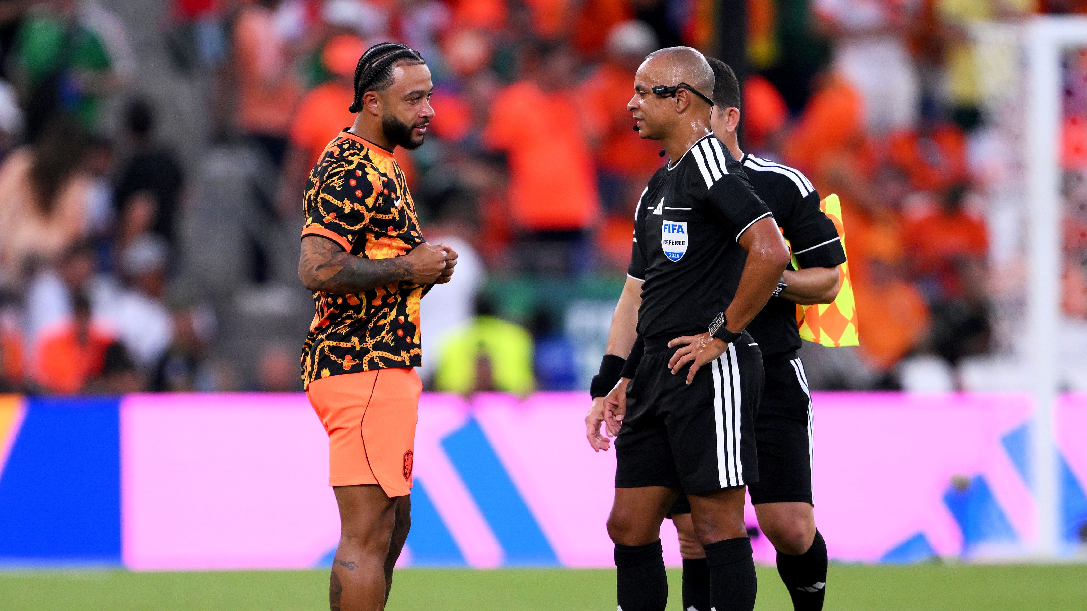 Atacante do Corinthians, Depay fica no banco e vê Holanda cair nos pênaltis para o Marrocos na Copa do Mundo