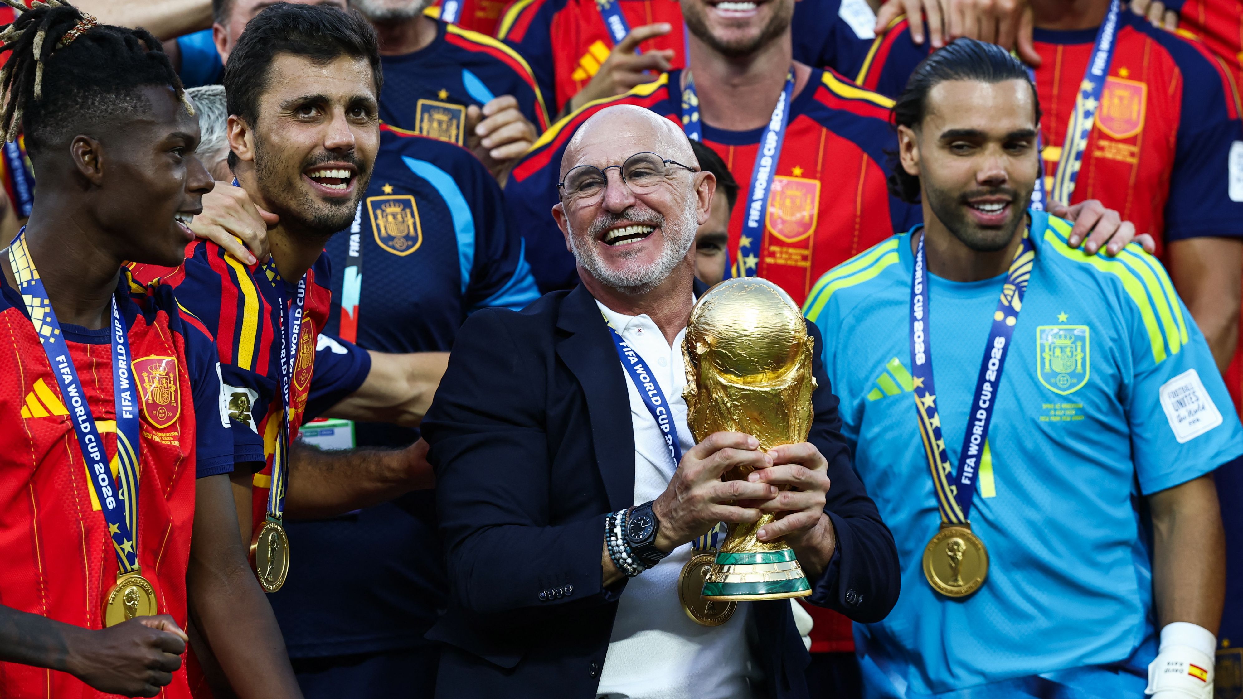TOPSHOT-FBL-WC-2026-MATCH104-ESP-ARG-FINAL-TROPHY