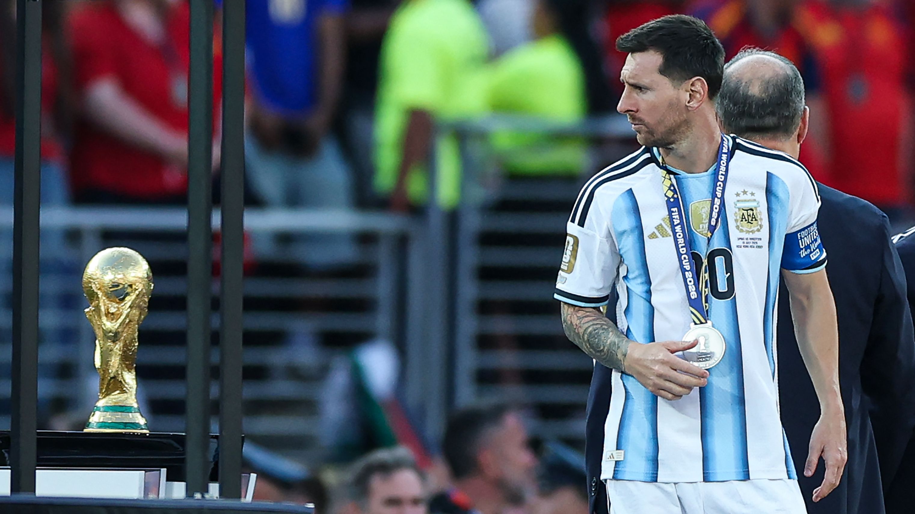 TOPSHOT-FBL-WC-2026-MATCH104-ESP-ARG-FINAL-TROPHY