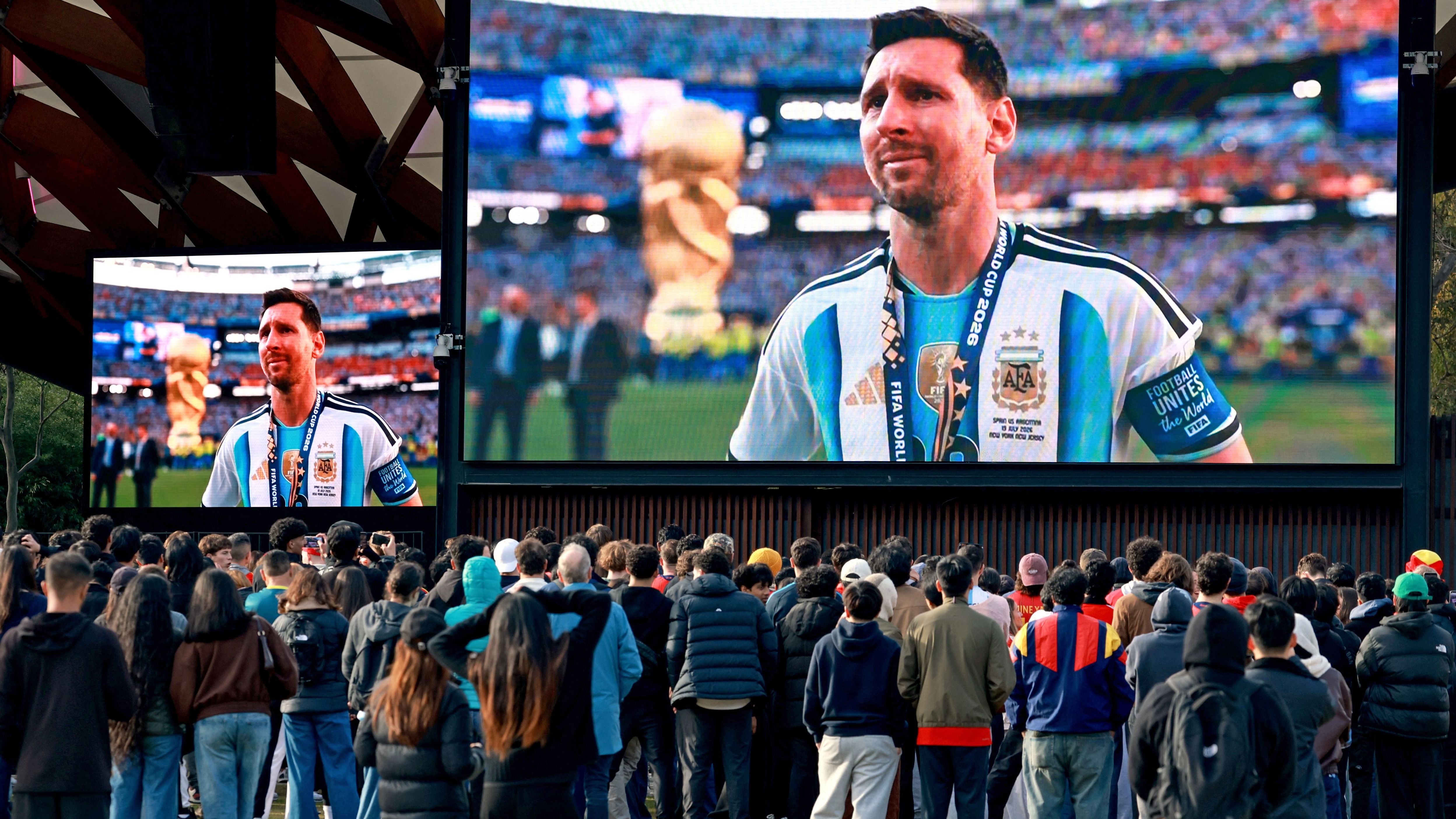 AUSTRALIA-FBL-WC-2026-FANS
