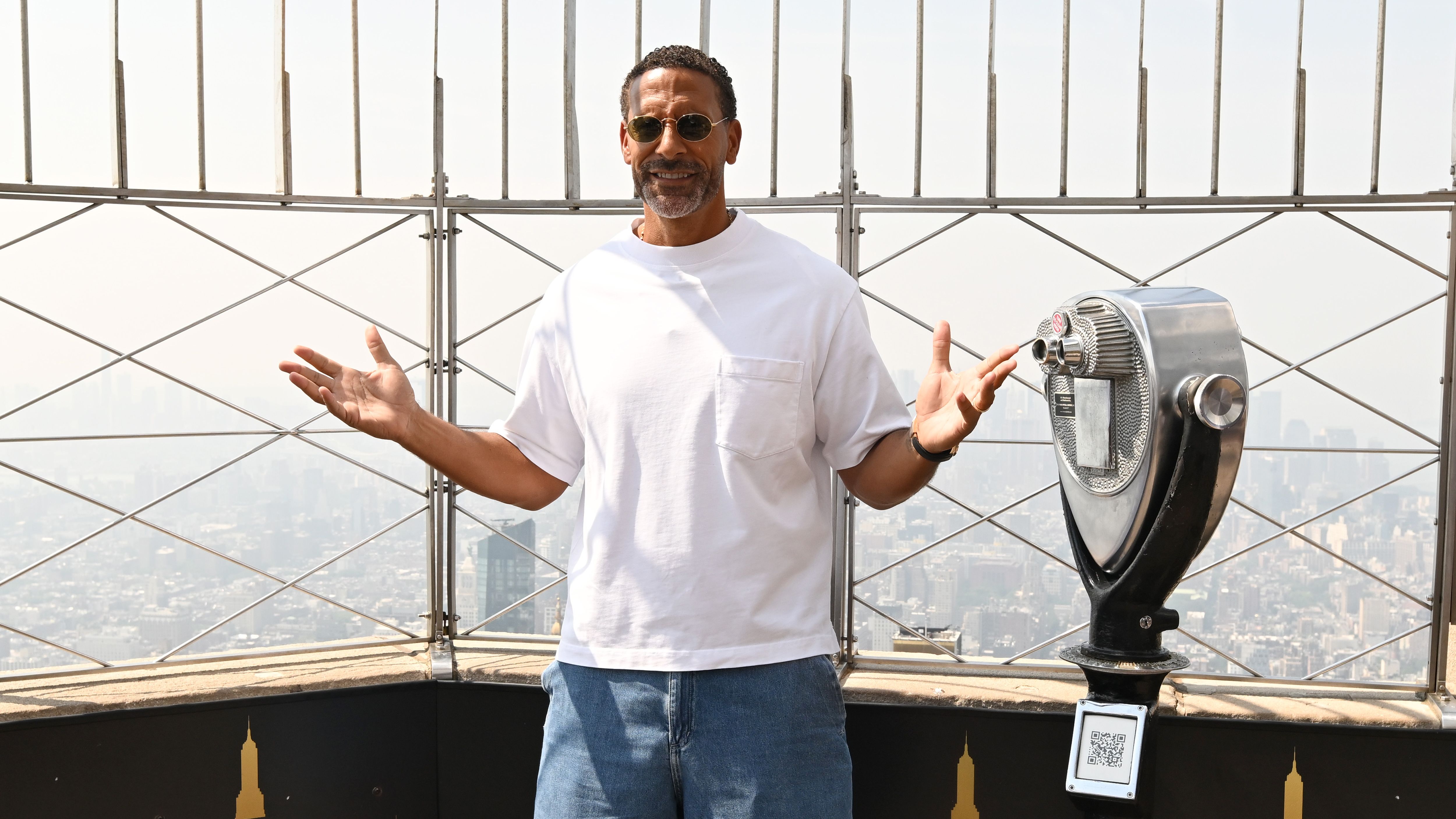 Rio Ferdinand Visits the Empire State Building