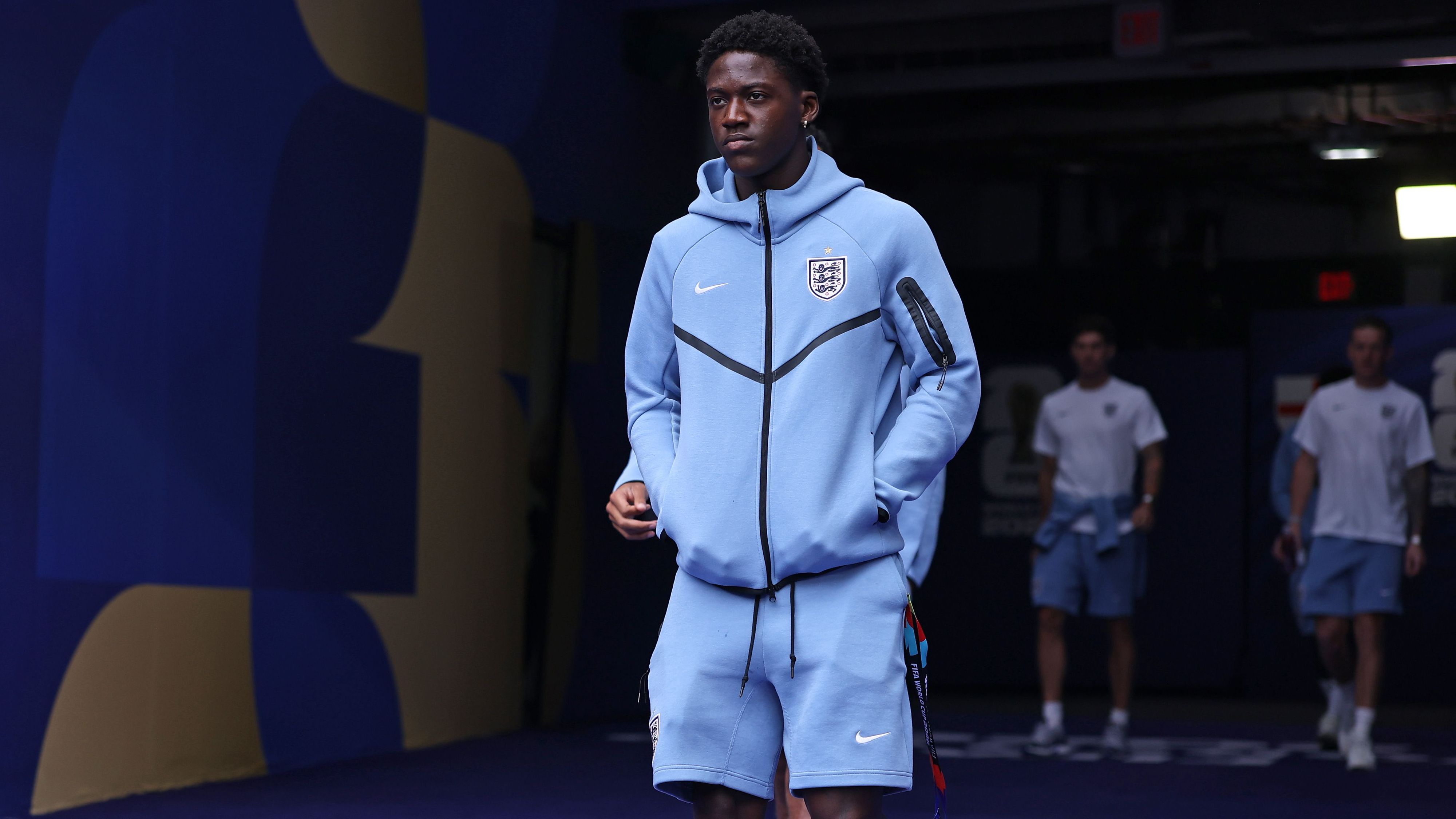 Mainoo Injury Rocks England & Man Utd: Premier League Race Against Time