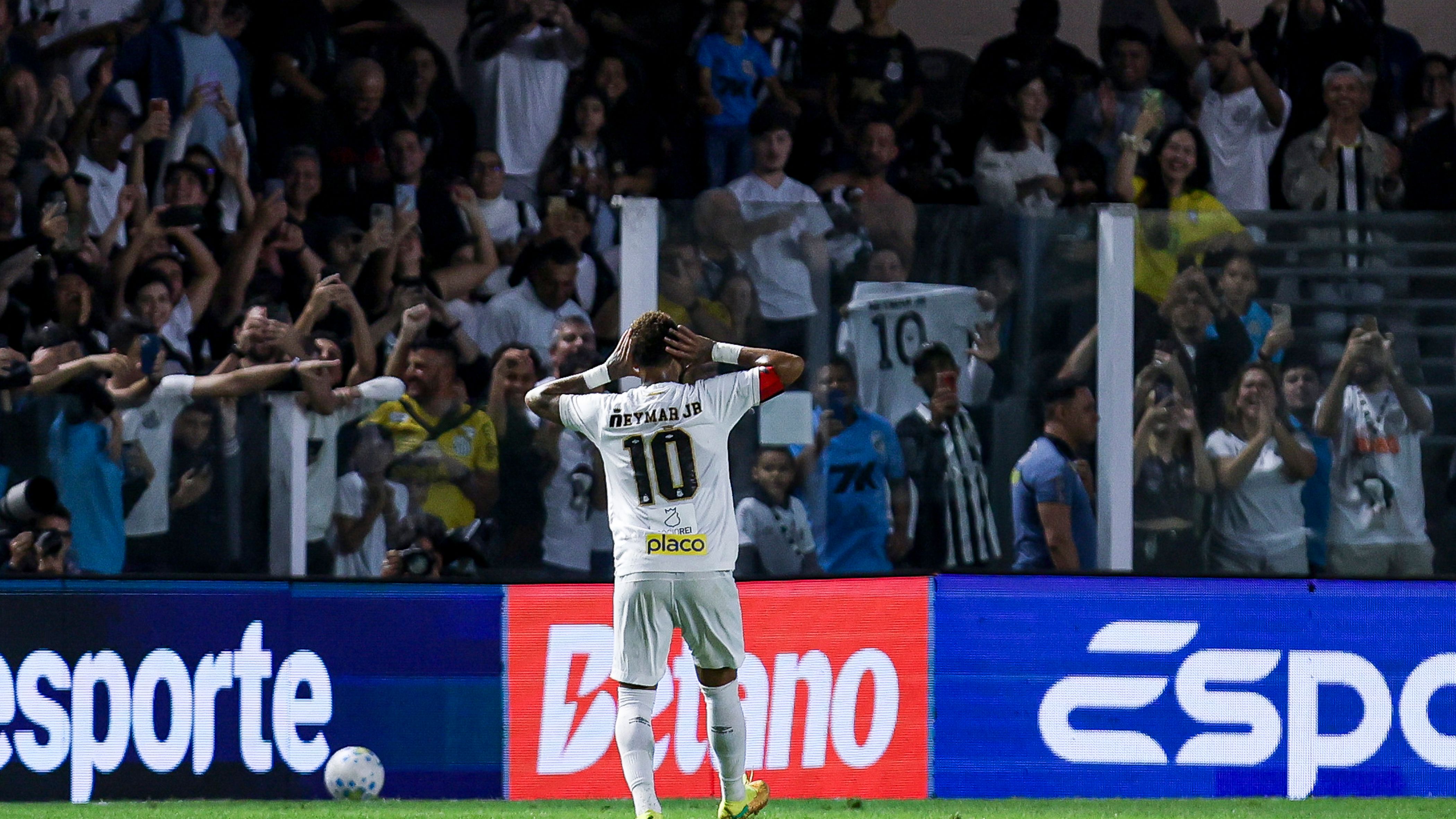 Santos v Chapecoense - Brasileirao 2026