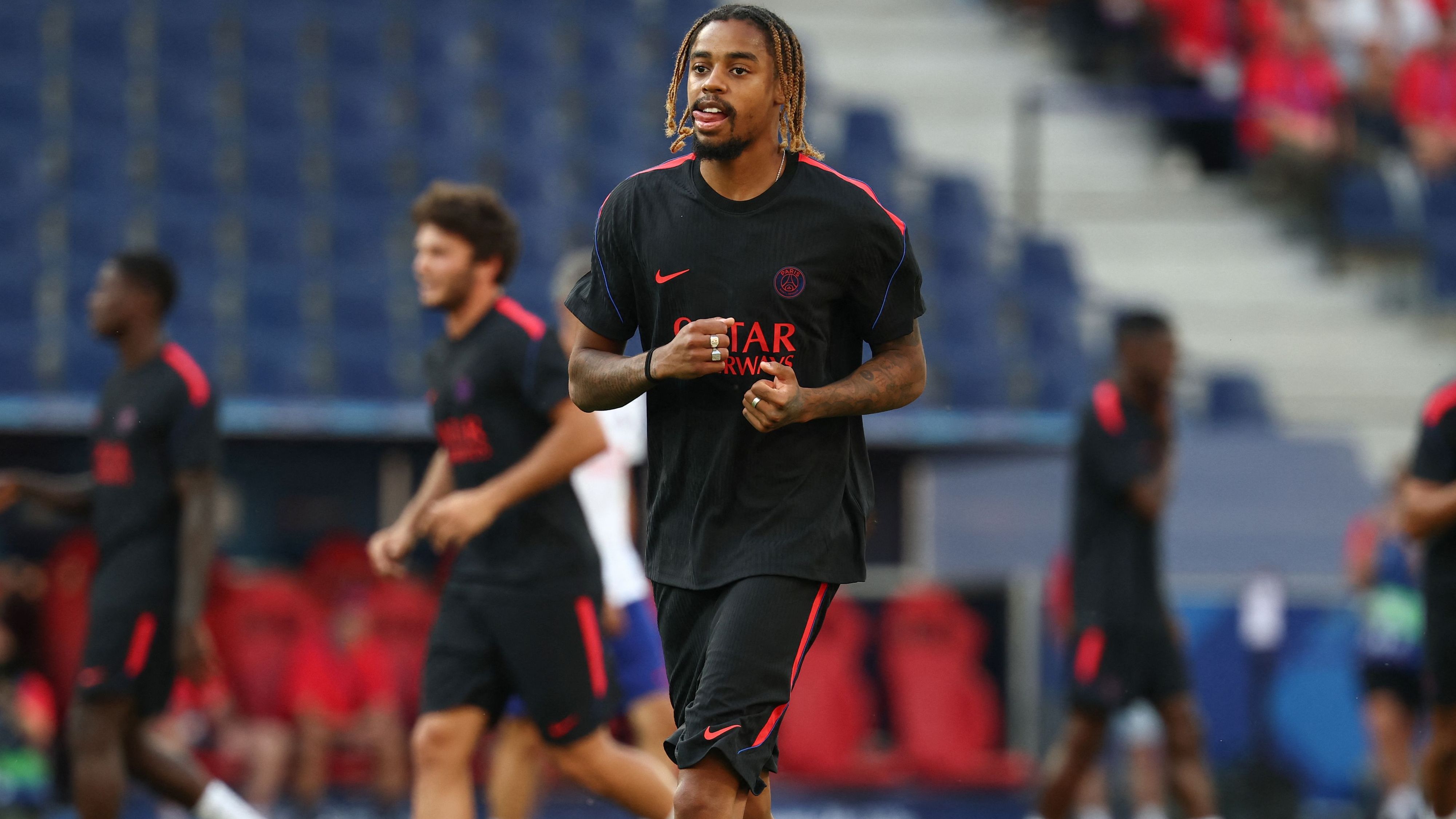 FBL-EUR-SUPERCUP-PSG-ASTON VILLA-TRAINING