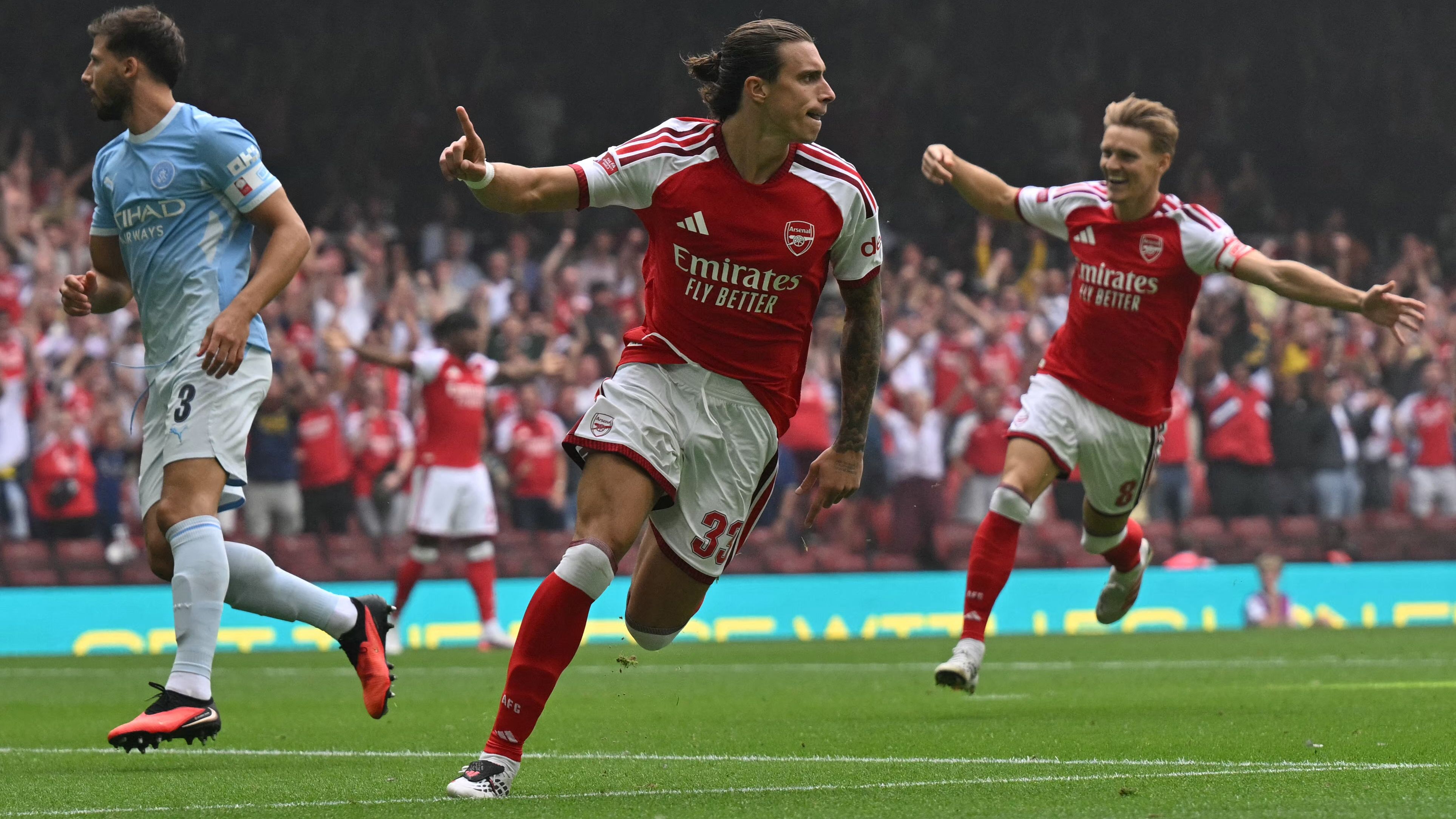 FBL-ENG-PR-COMMUNITY-ARSENAL-MAN CITY