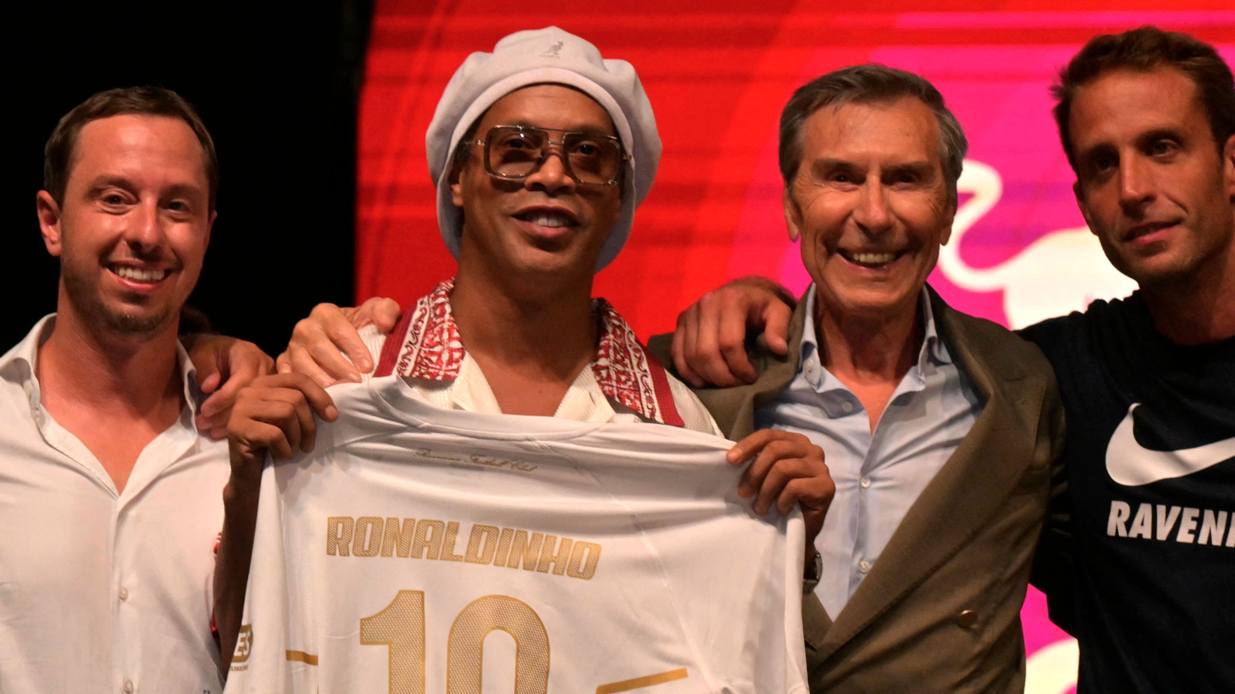 FBL-ITA-FOOTBALL-RAVENNA-RONALDINHO