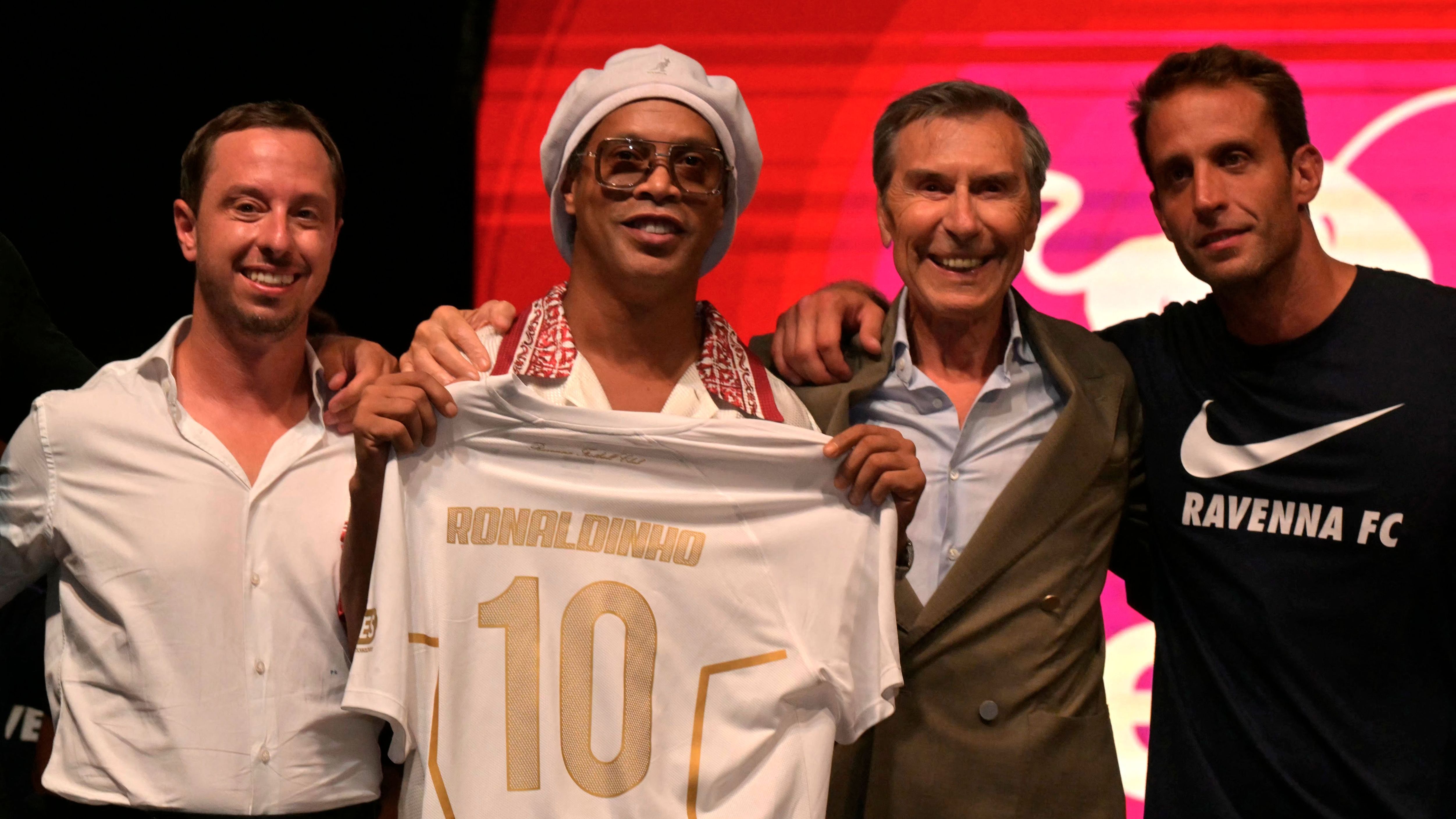 FBL-ITA-FOOTBALL-RAVENNA-RONALDINHO