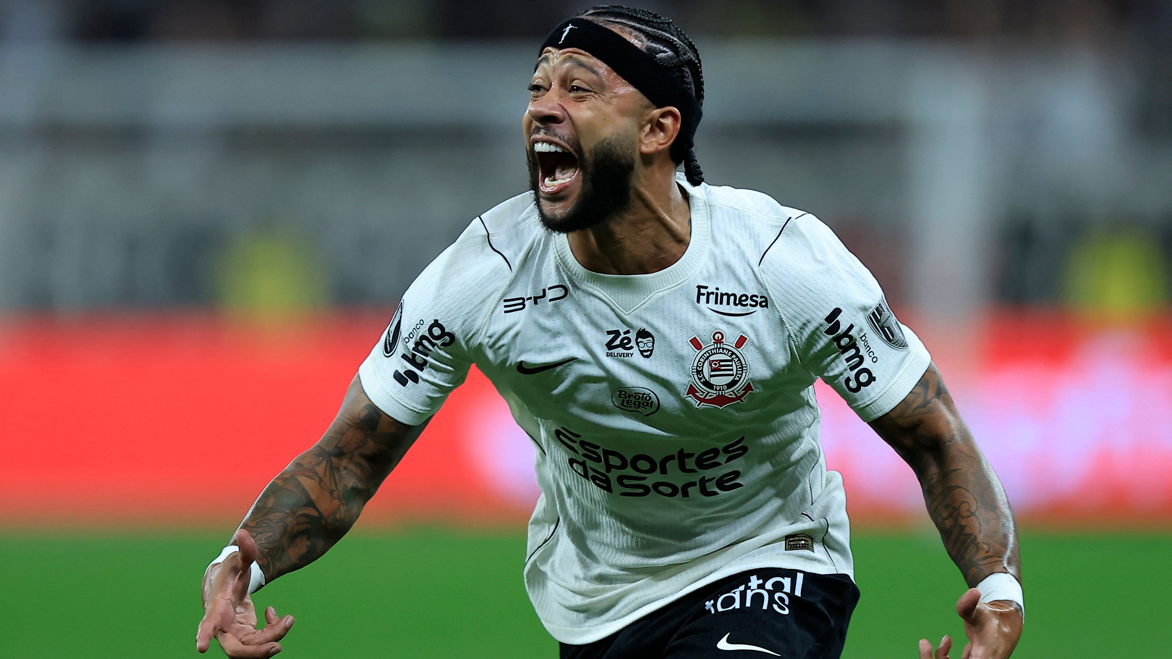 FBL-LIBERTADORES-CORINTHIANS-ROSARIO