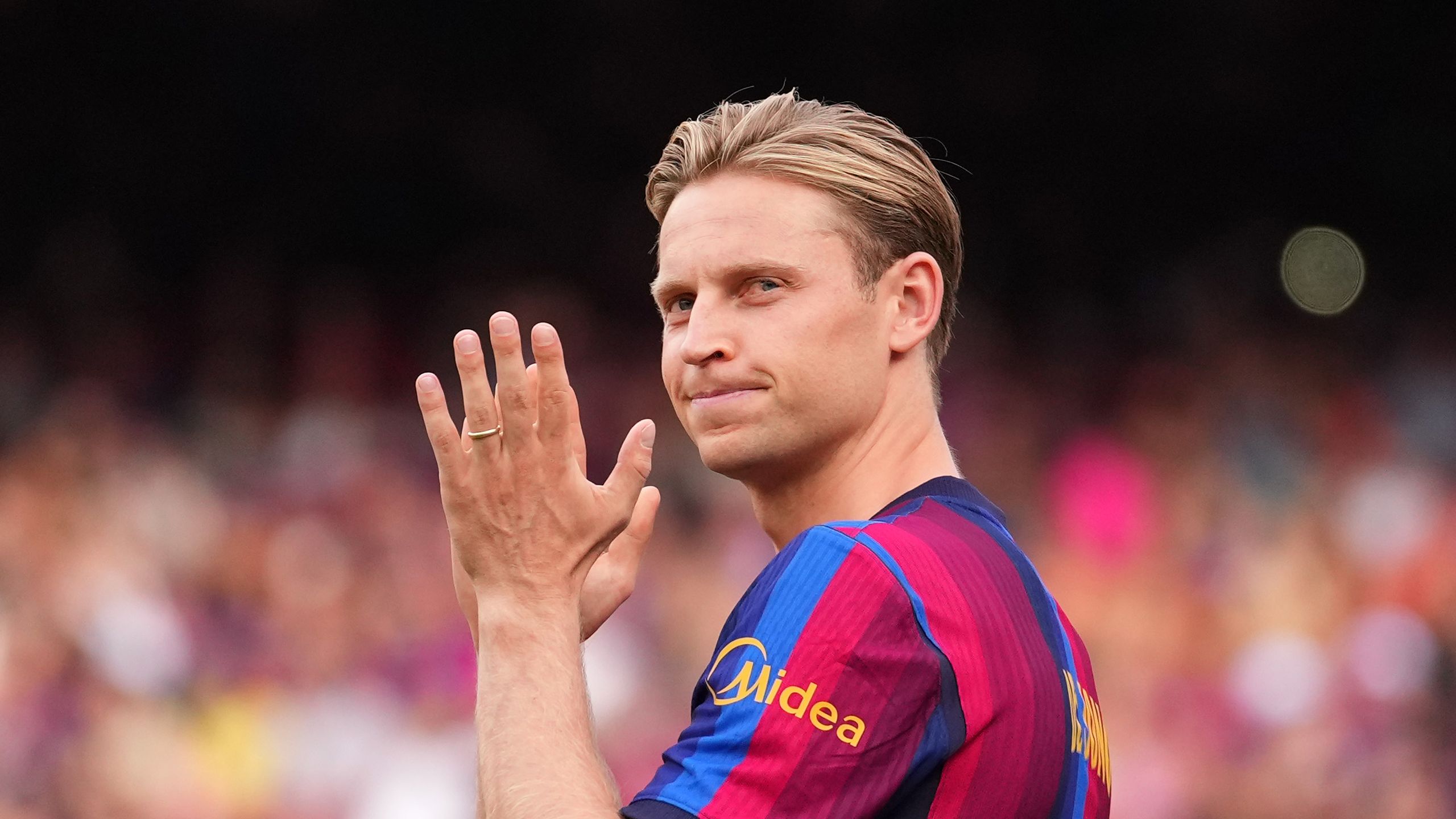 Frenkie de Jong sofre novo grande revés no Barcelona