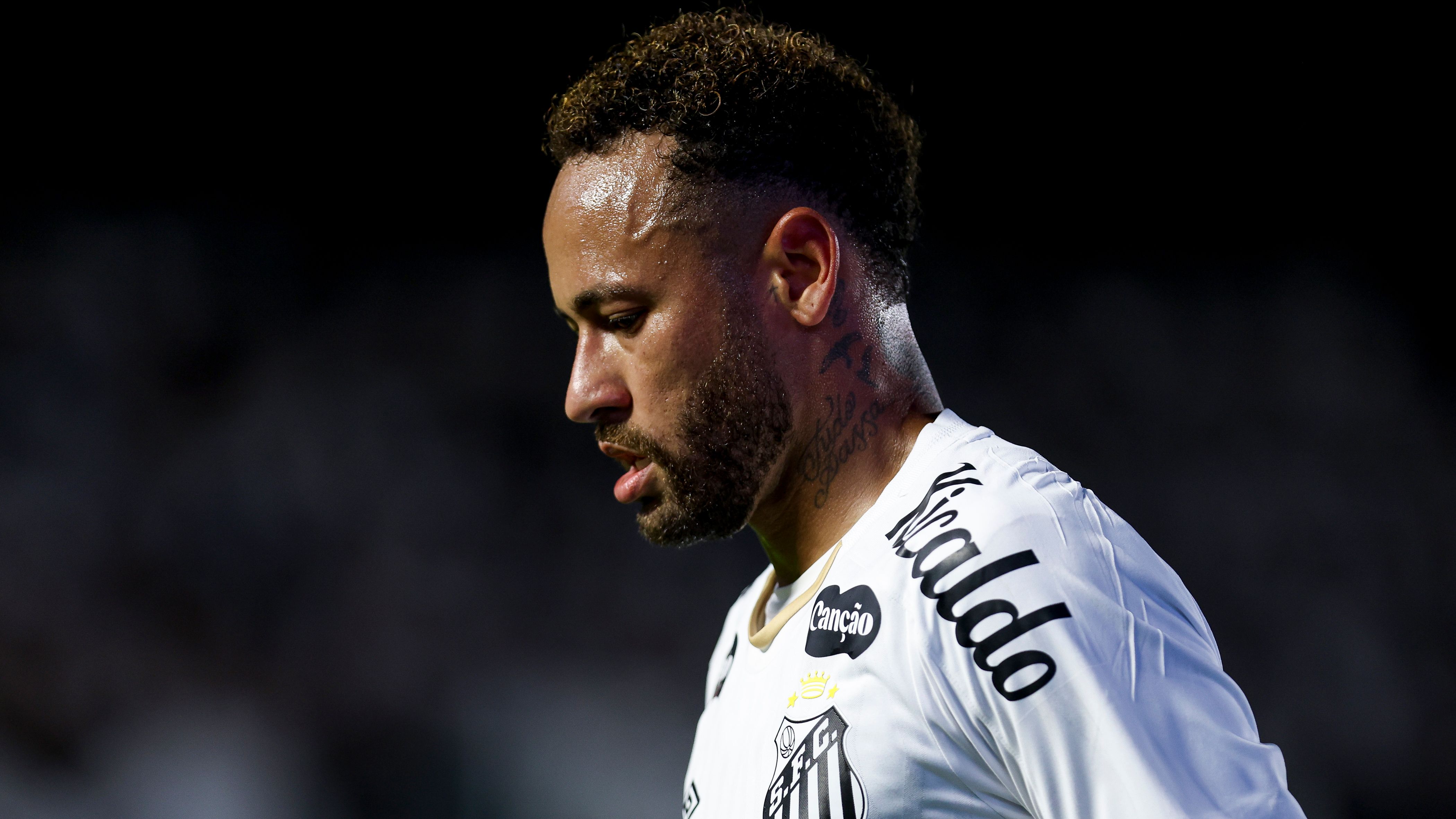 Neymar se recupera e está liberado para o Clássico Alvinegro