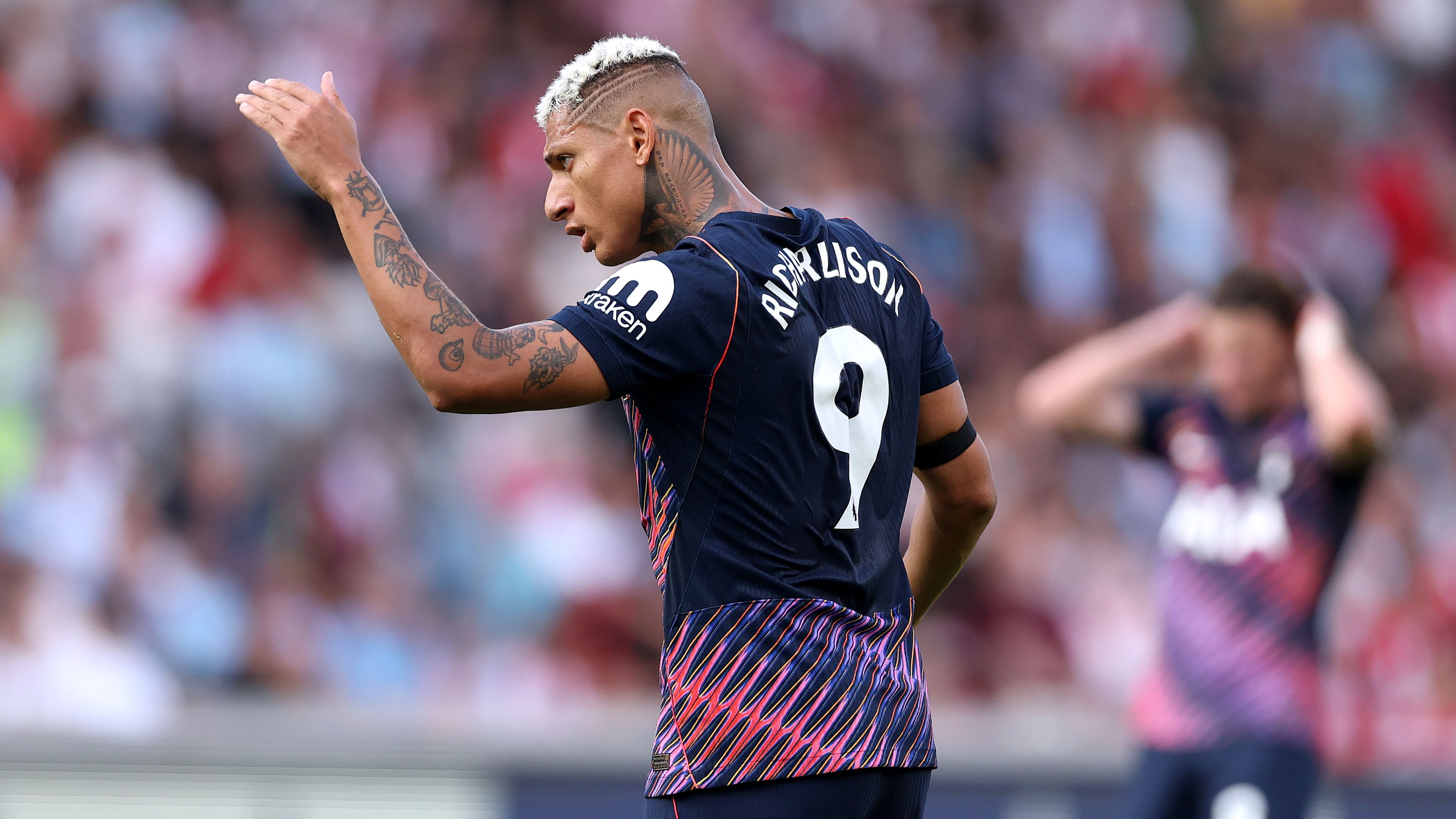 Richarlison cobra respeito e reforça desejo de voltar ao Everton