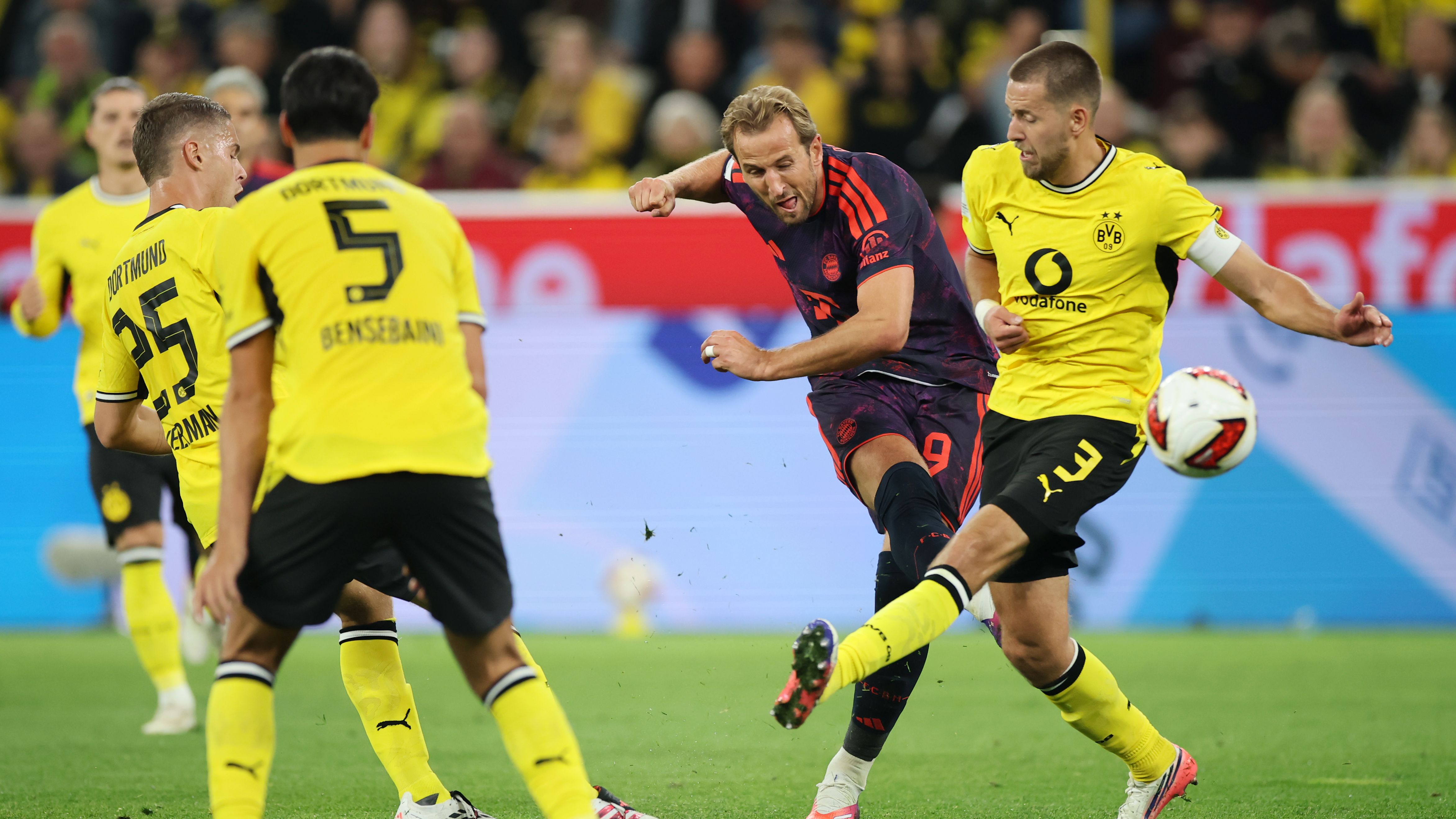 Borussia Dortmund v FC Bayern München - Franz Beckenbauer Supercup