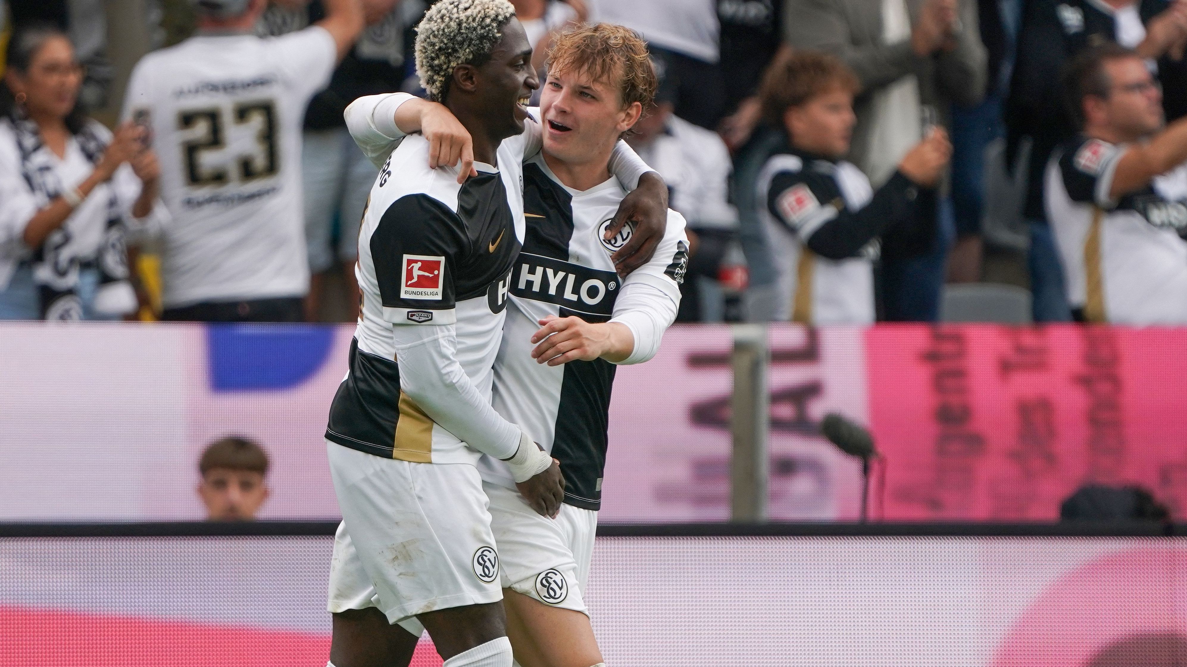 FBL-GER-BUNDESLIGA-ELVERSBERG-LEVERKUSEN