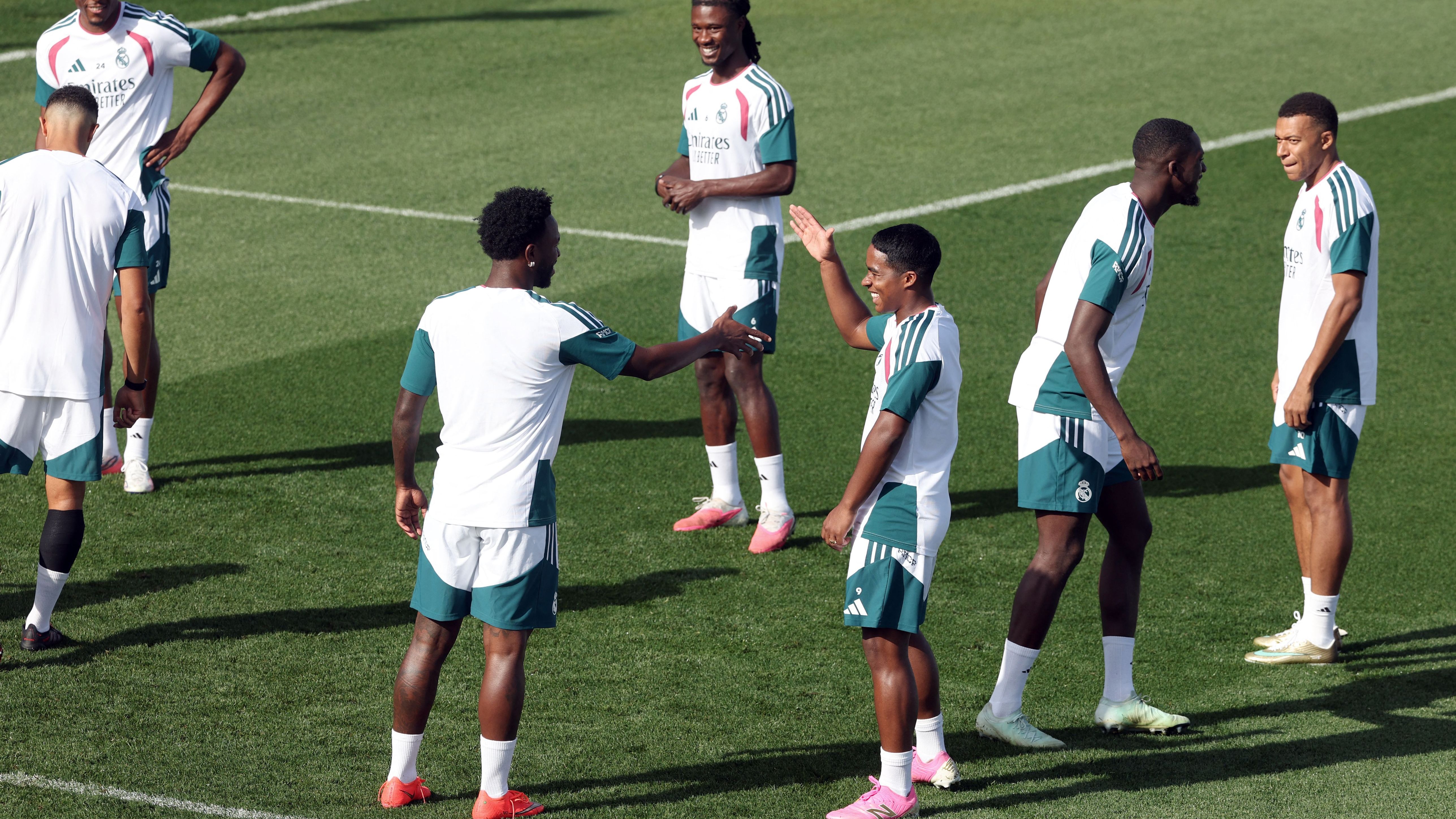 FBL-EUR-C1-REAL MADRID-TRAINING