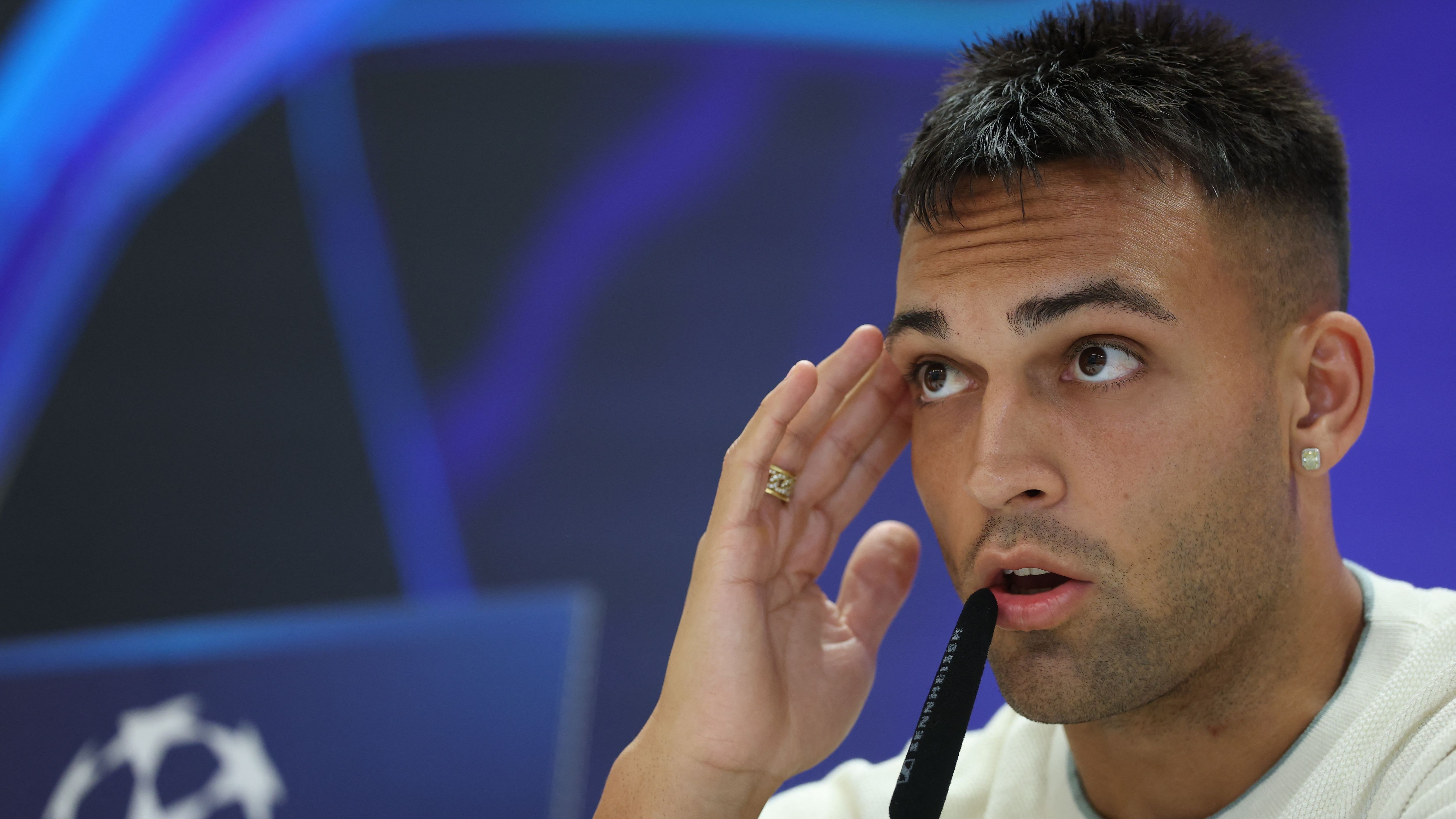 FBL-EUR-C1-INTER MILAN-PRESSER