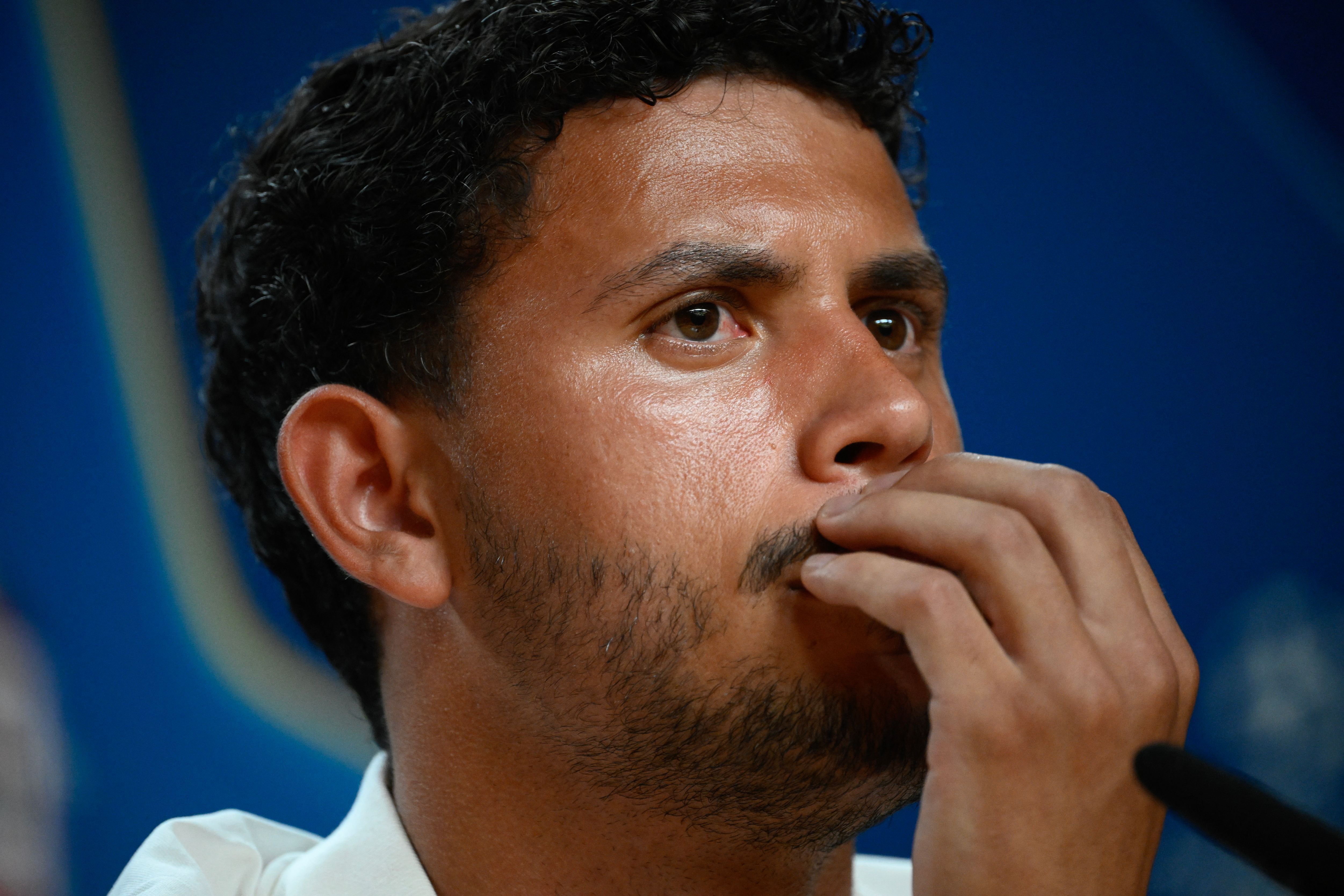 FBL-EUR-C1-MANCITY-PRESSER